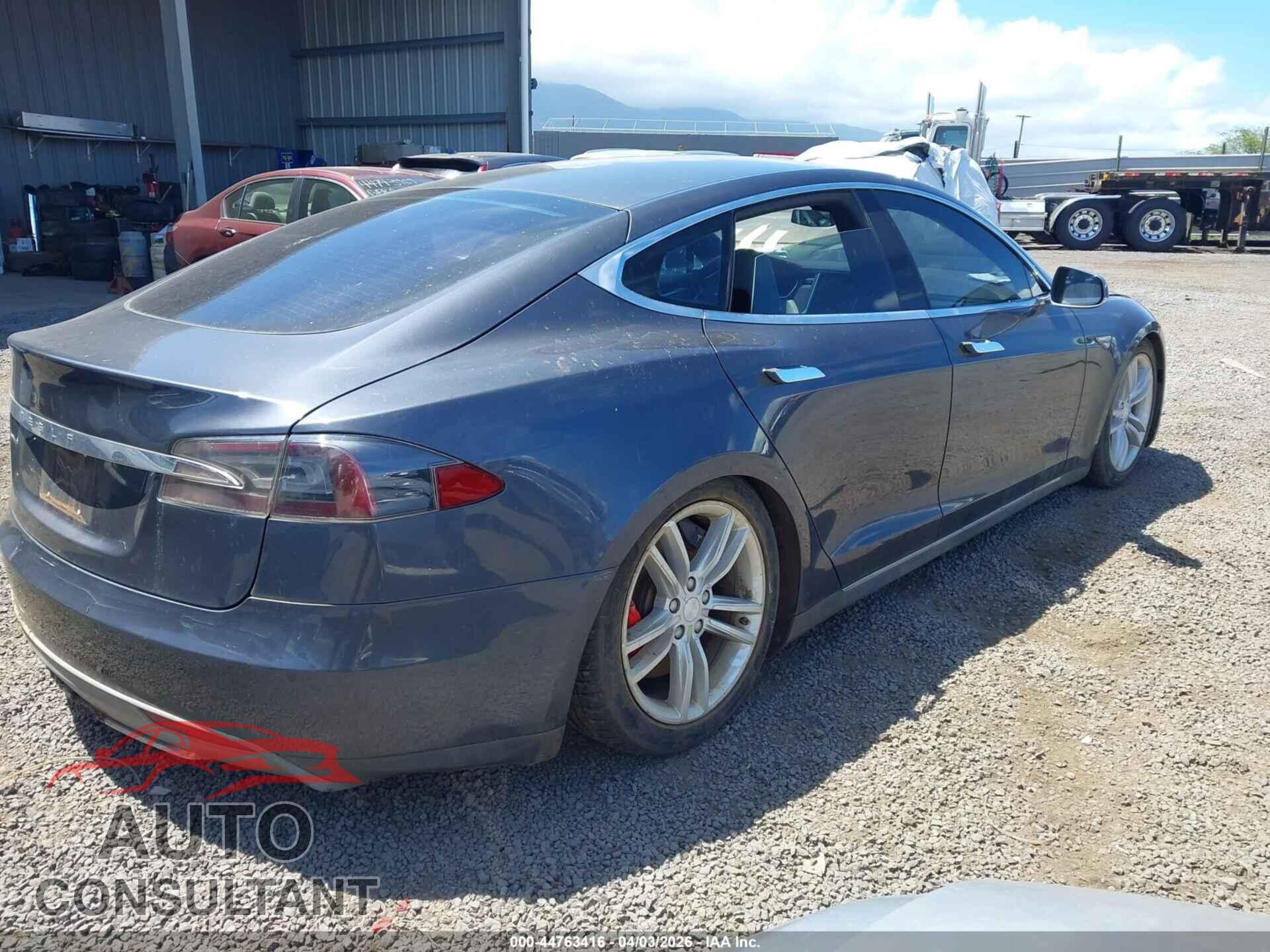TESLA MODEL S 2015 - 5YJSA1H45FF083955