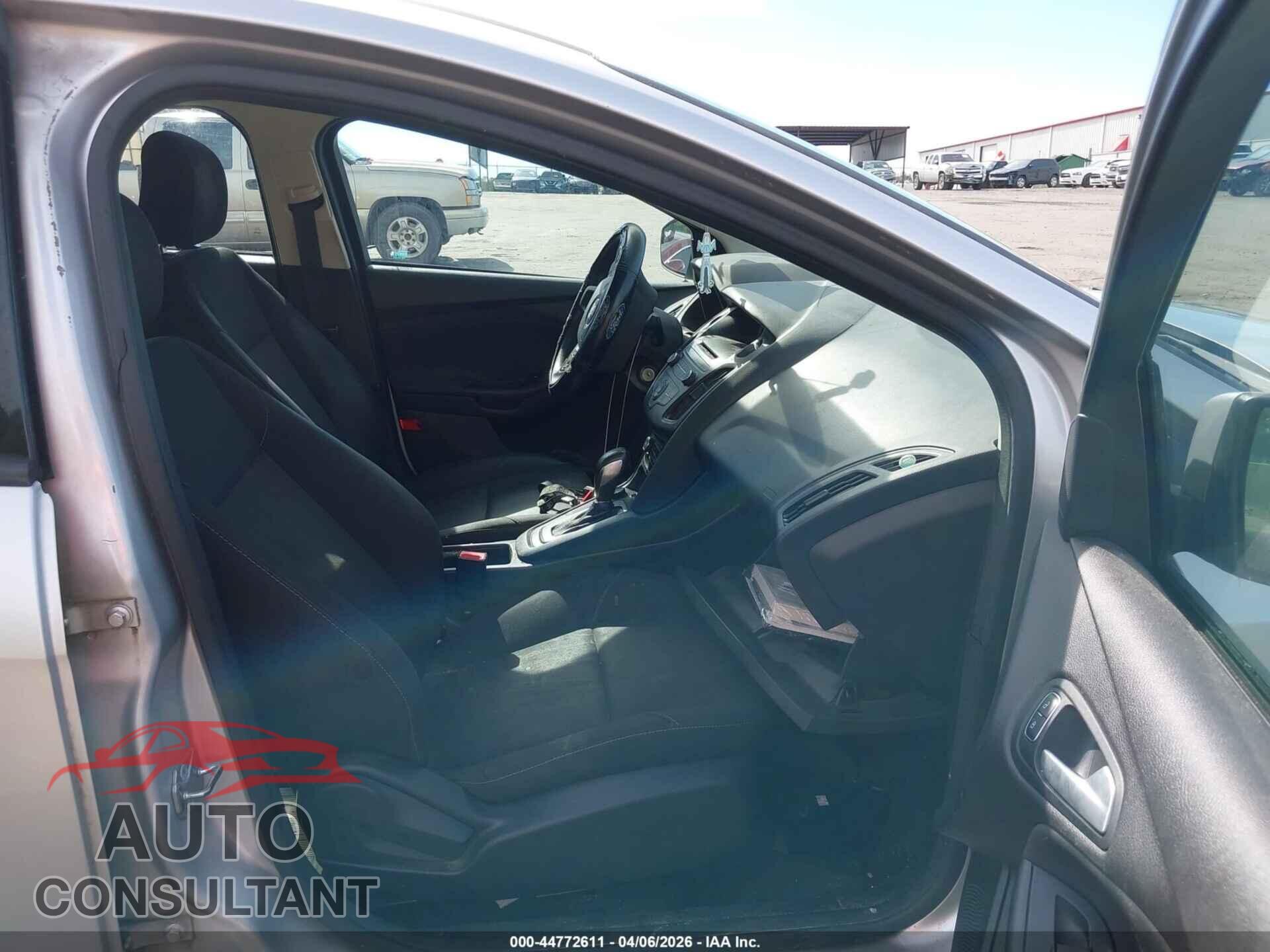 FORD FOCUS 2017 - 1FADP3F20HL248658
