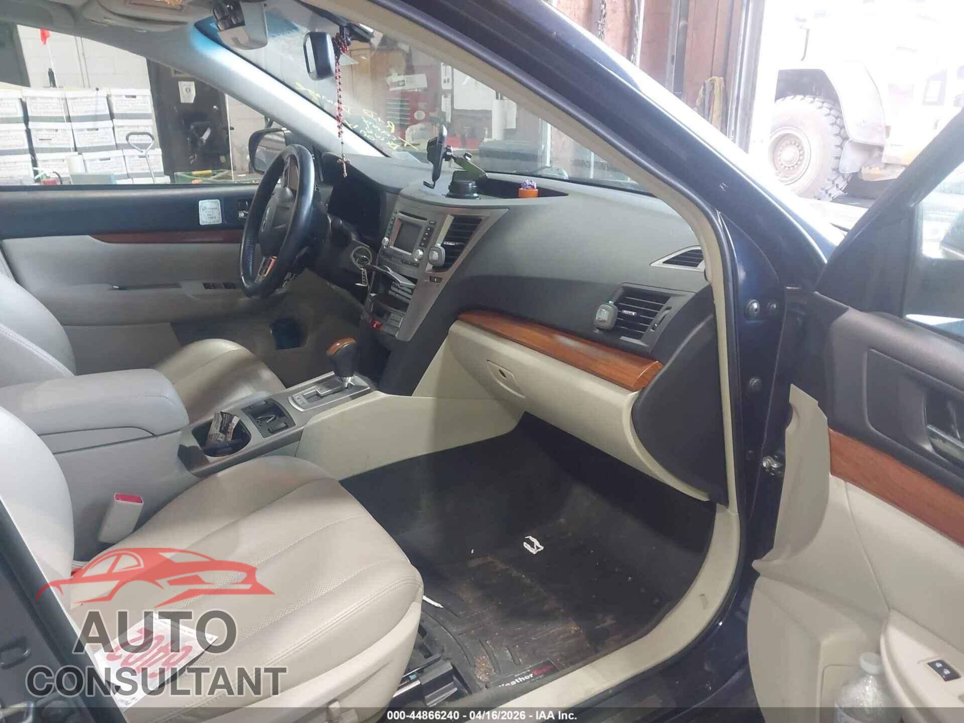 SUBARU OUTBACK 2014 - 4S4BRBLC7E3234444