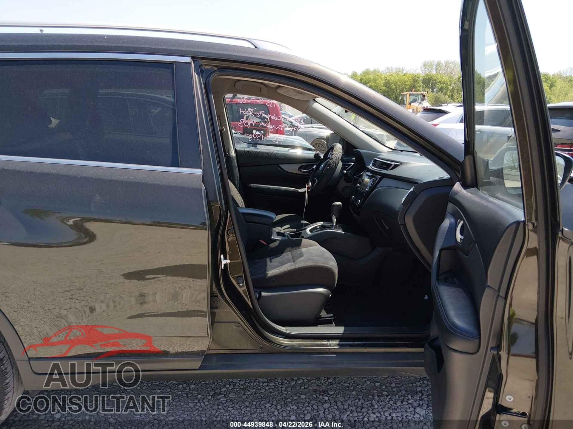 NISSAN ROGUE 2015 - KNMAT2MV0FP543247