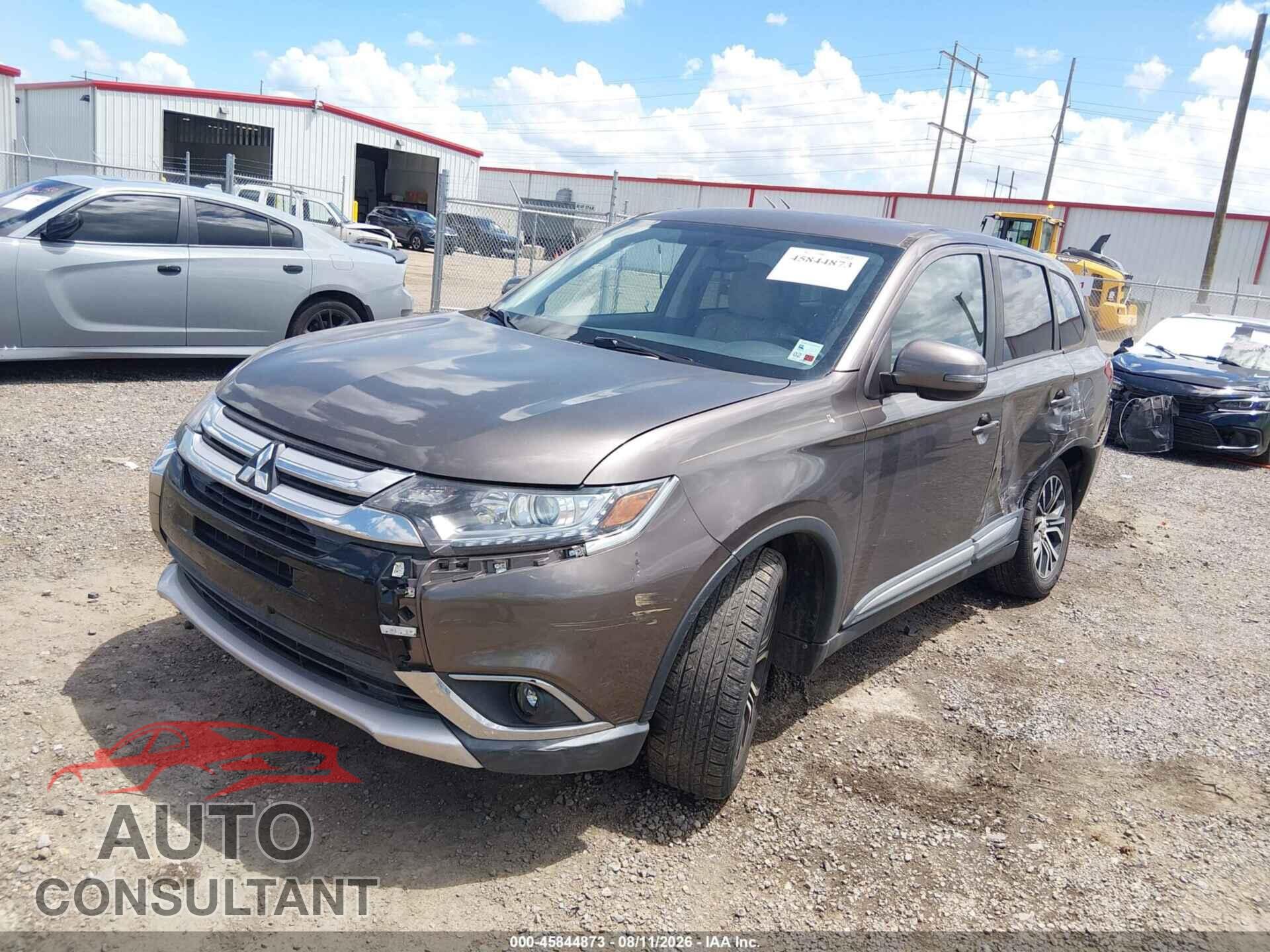 MITSUBISHI OUTLANDER 2018 - JA4AD3A31JZ013981
