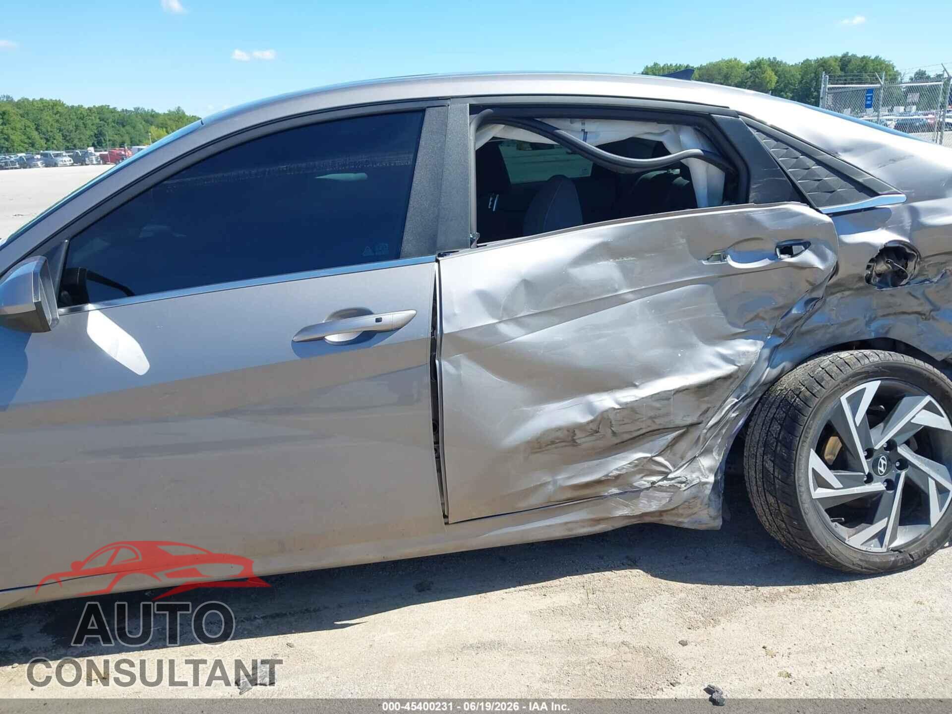 HYUNDAI ELANTRA 2024 - KMHLS4DG2RU717507
