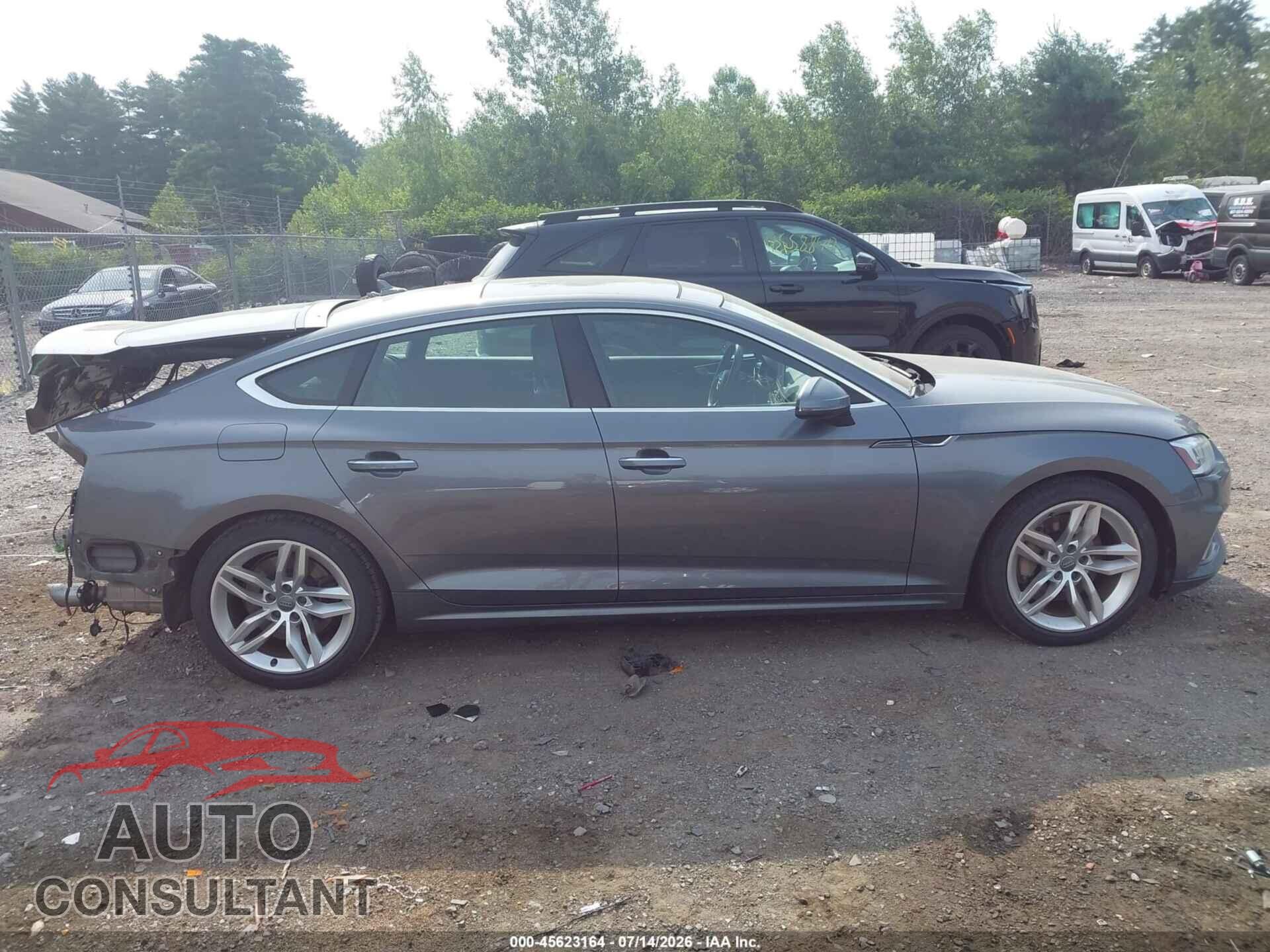 AUDI A5 2019 - WAUBNCF50KA010990