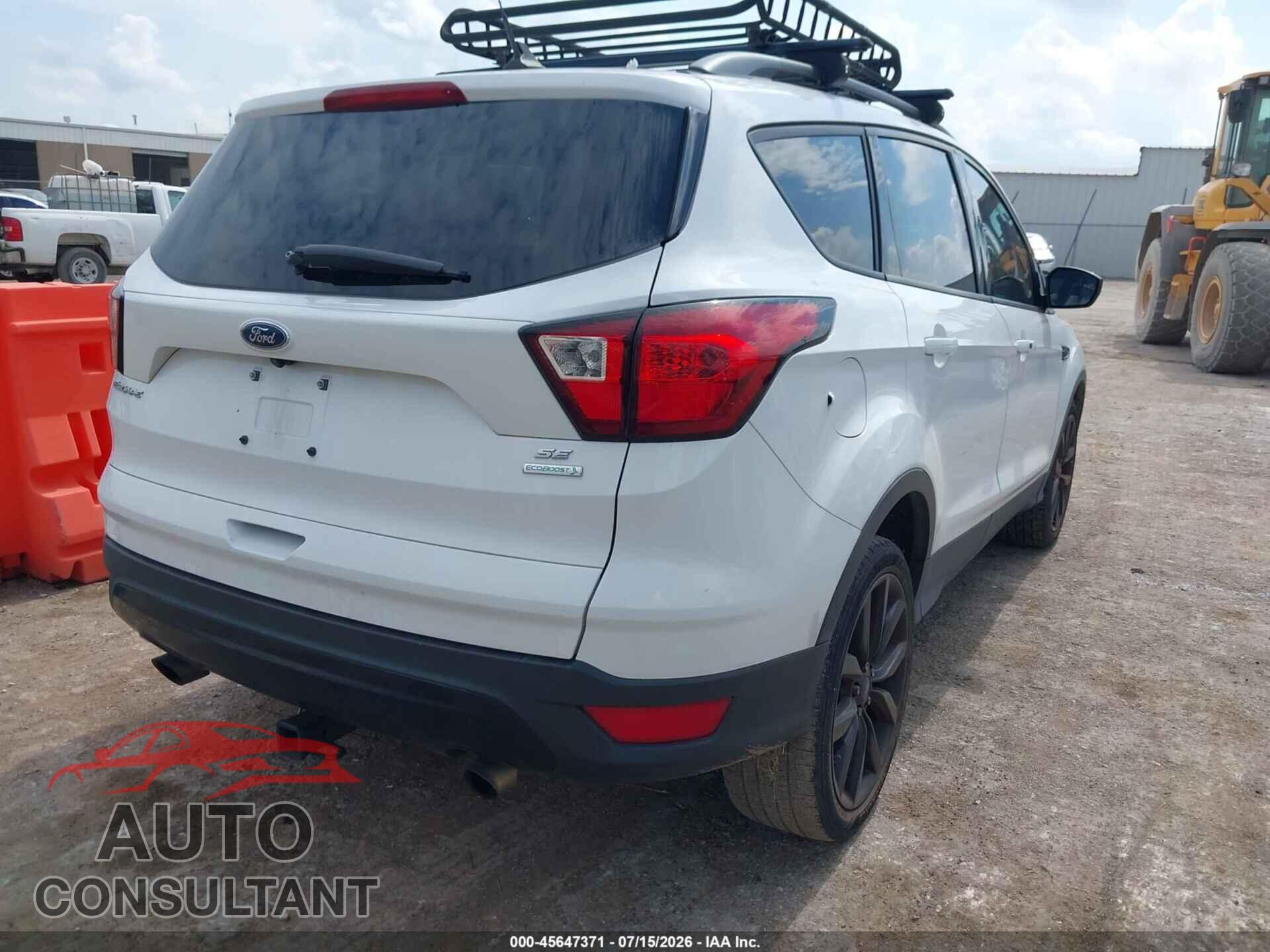FORD ESCAPE 2019 - 1FMCU0GD2KUB00893
