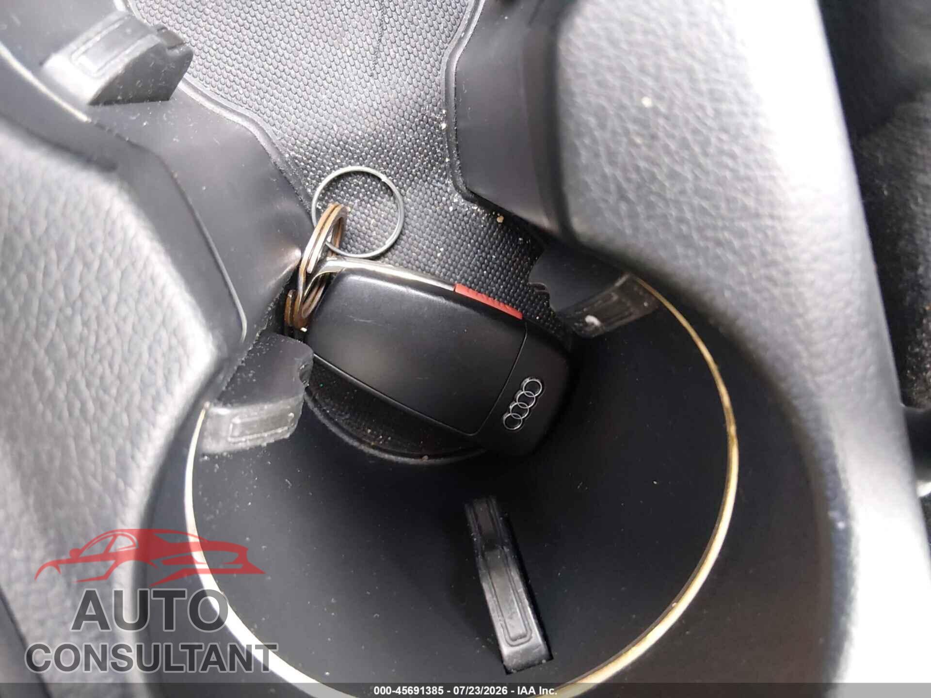 AUDI Q3 2015 - WA1EFCFS8FR010384