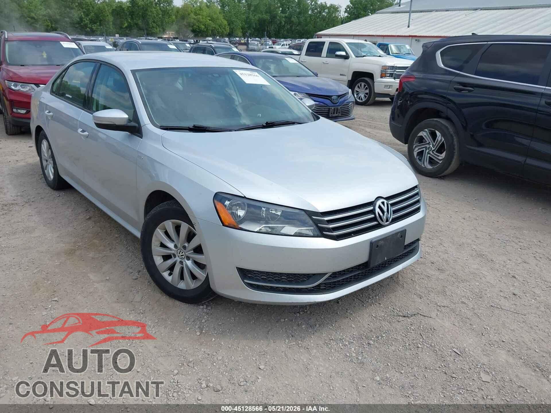 VOLKSWAGEN PASSAT 2015 - 1VWAT7A35FC047610