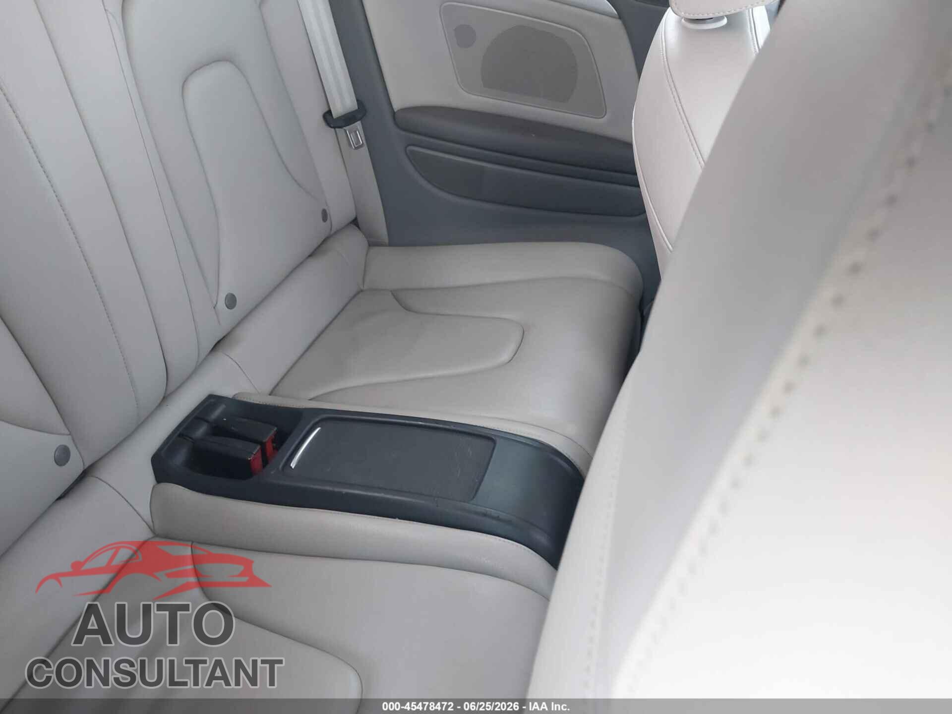 AUDI A5 2011 - WAUJFAFH7BN012476