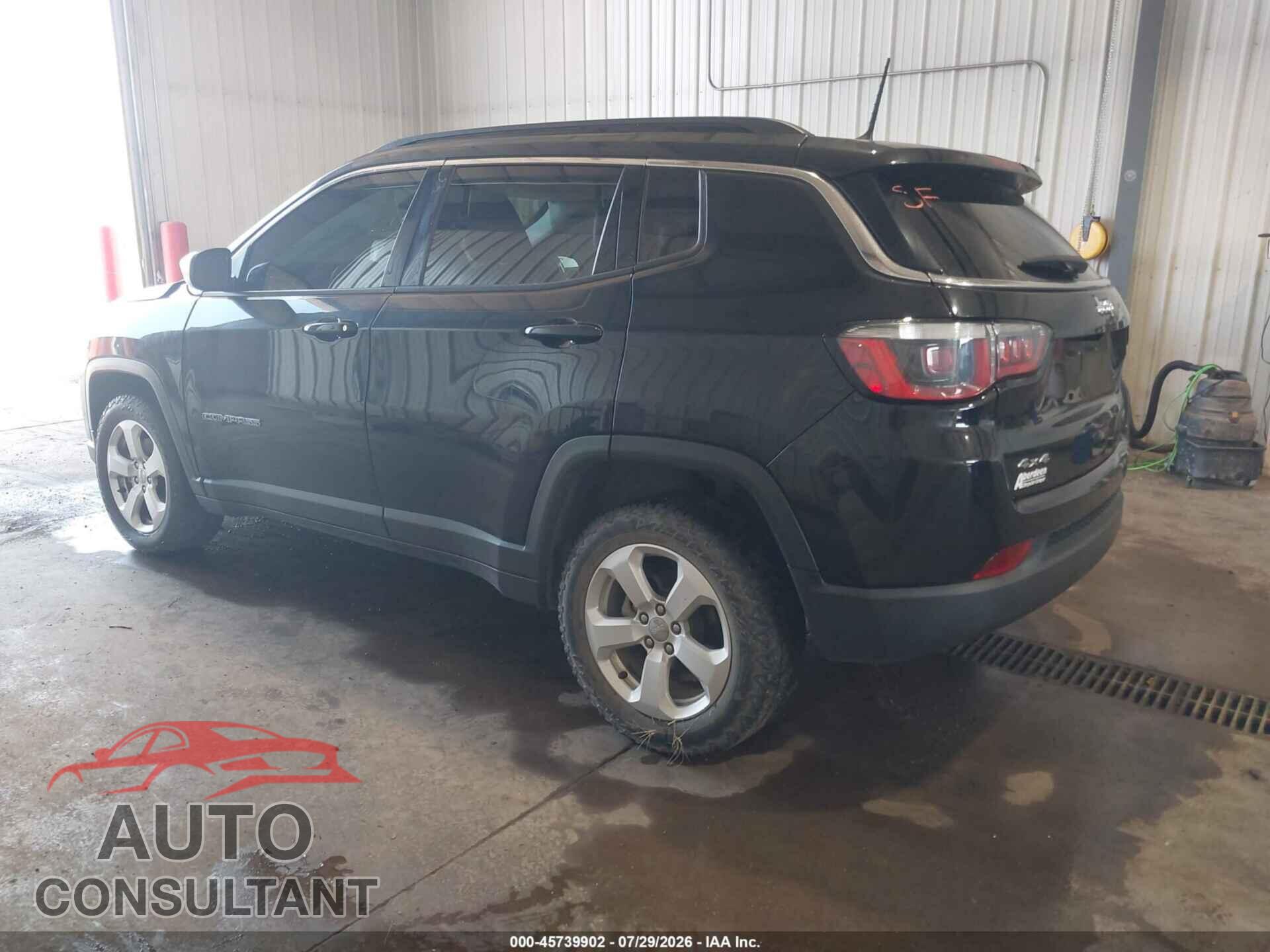 JEEP COMPASS 2018 - 3C4NJDBB7JT199707
