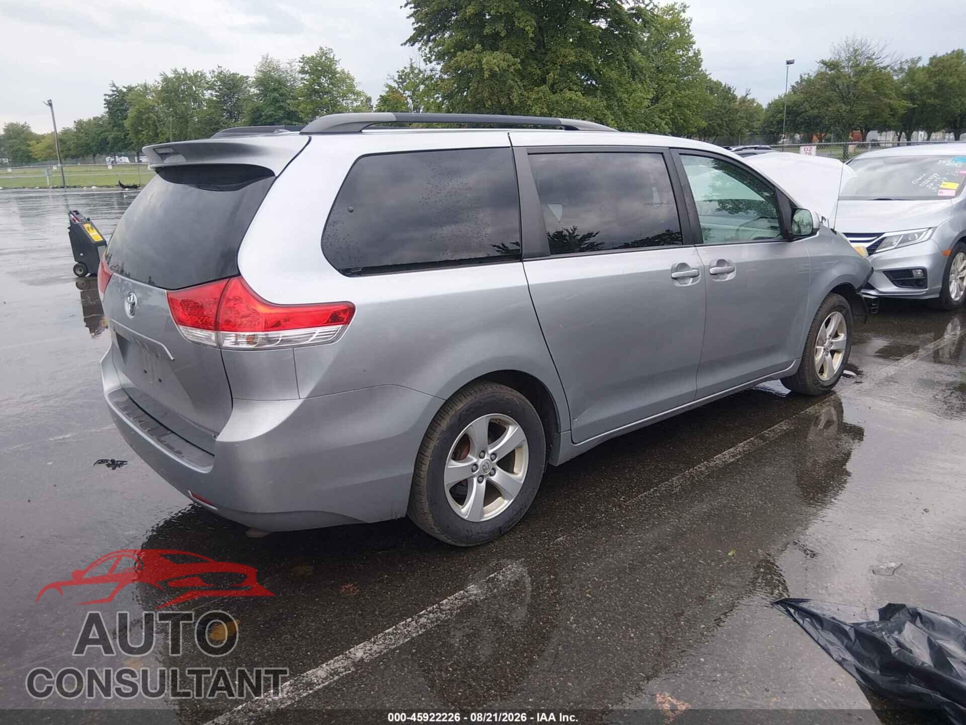 TOYOTA SIENNA 2013 - 5TDKK3DC8DS386114