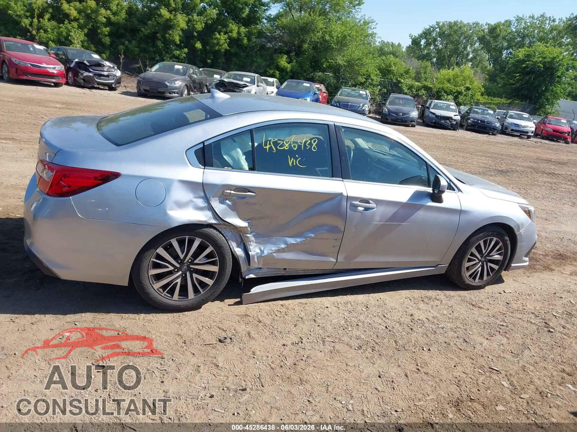 SUBARU LEGACY 2019 - 4S3BNAF67K3013129