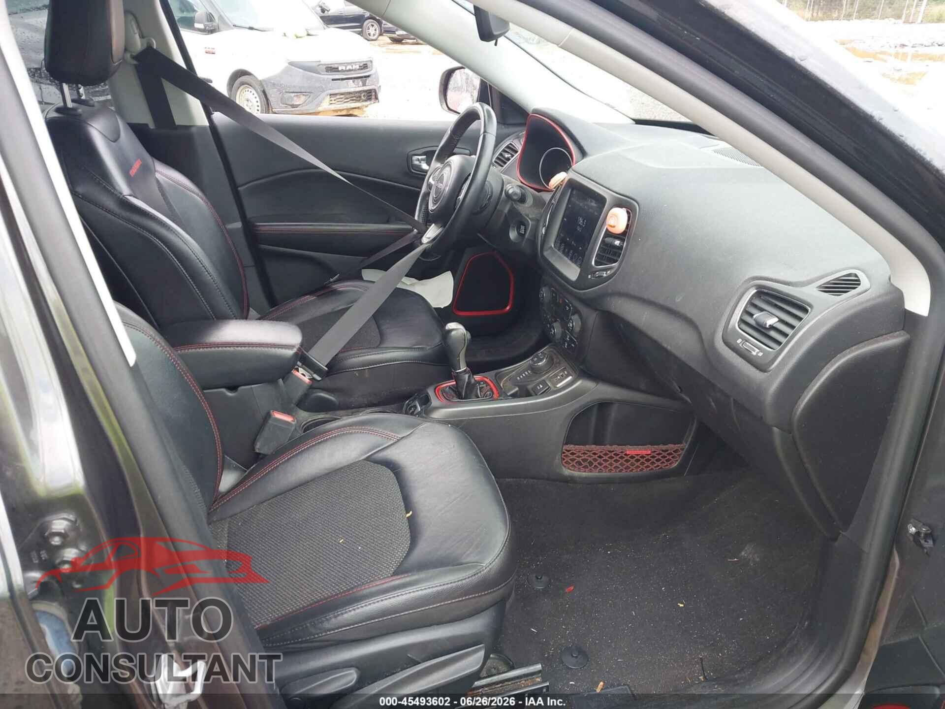 JEEP COMPASS 2019 - 3C4NJDDB2KT739785