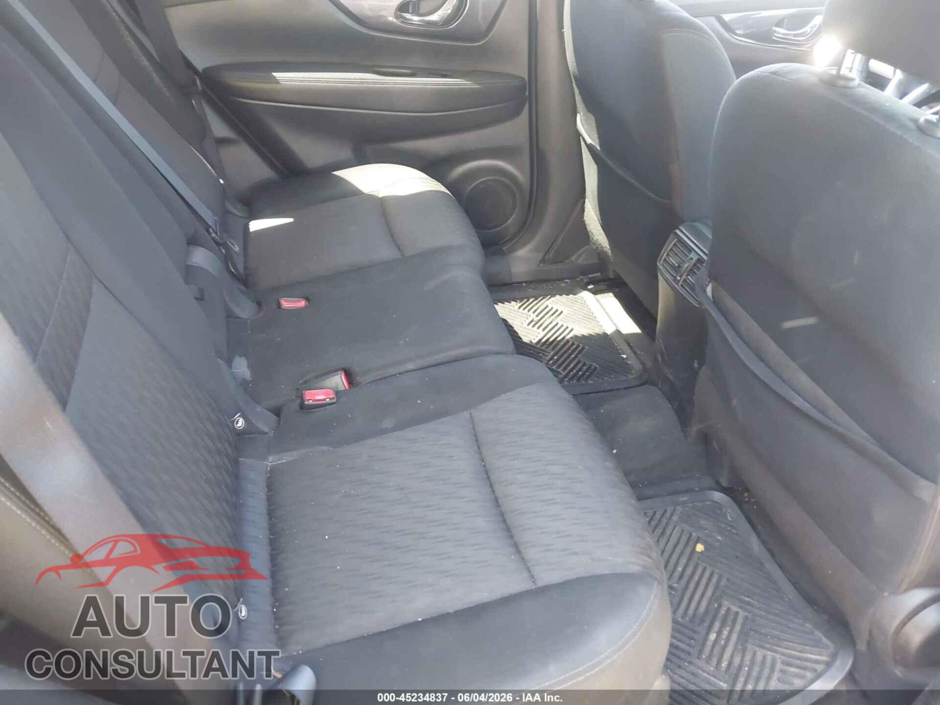 NISSAN ROGUE 2018 - KNMAT2MV2JP611525