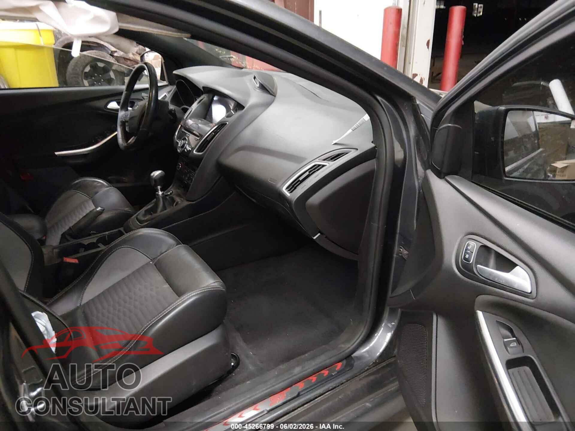 FORD FOCUS ST 2017 - 1FADP3L91HL245589
