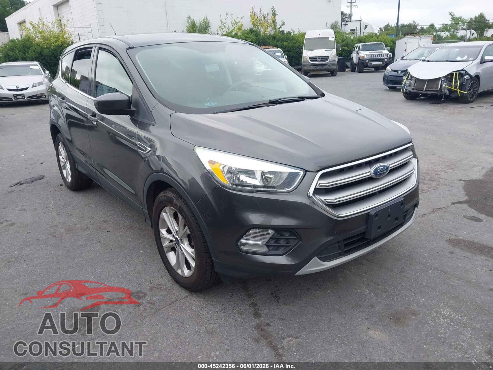 FORD ESCAPE 2017 - 1FMCU9GD4HUC43129