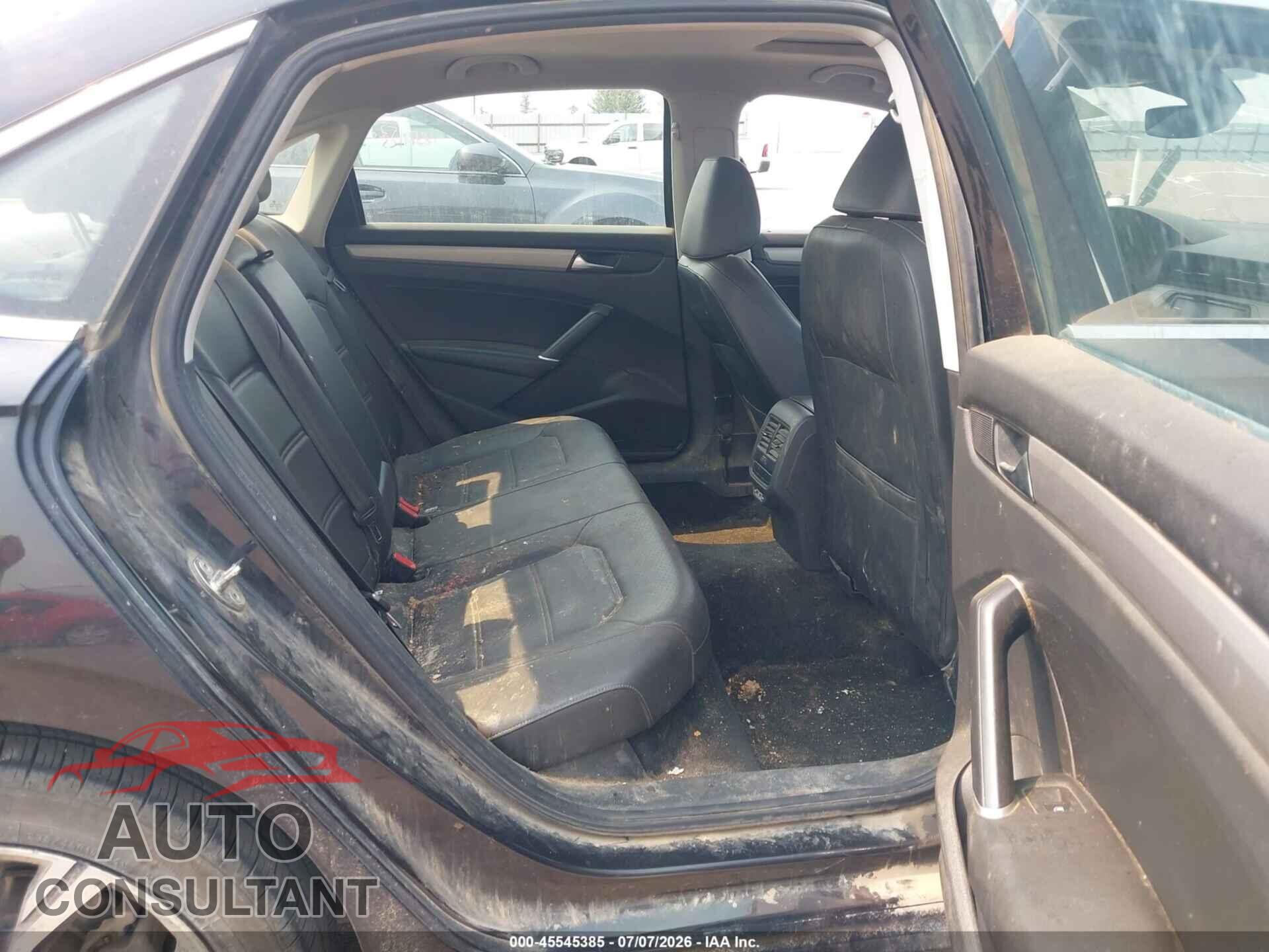 VOLKSWAGEN PASSAT 2021 - 1VWSA7A36MC011240