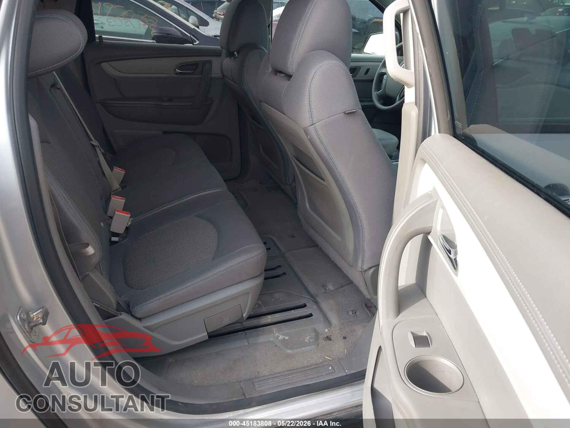 CHEVROLET TRAVERSE 2015 - 1GNKRFKD4FJ301110