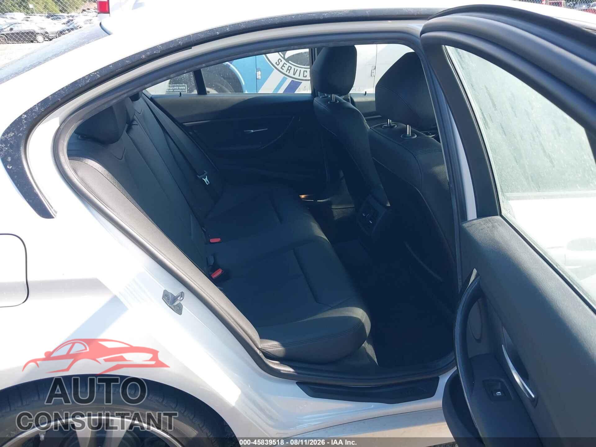 BMW 320I 2015 - WBA3B1G52FNT02784