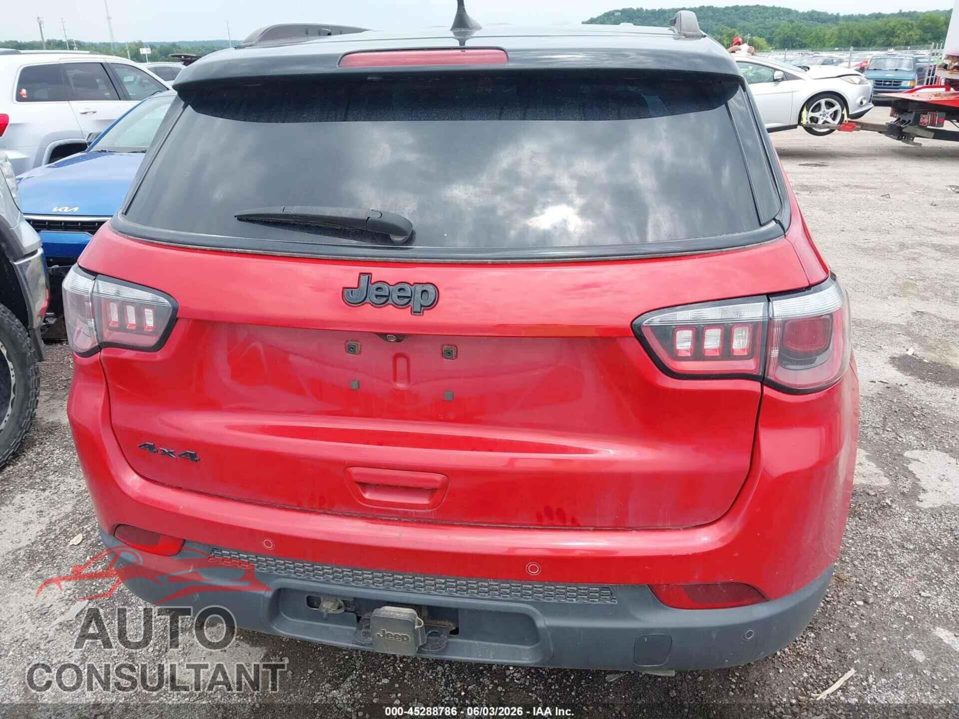 JEEP COMPASS 2018 - 3C4NJDBB5JT394785