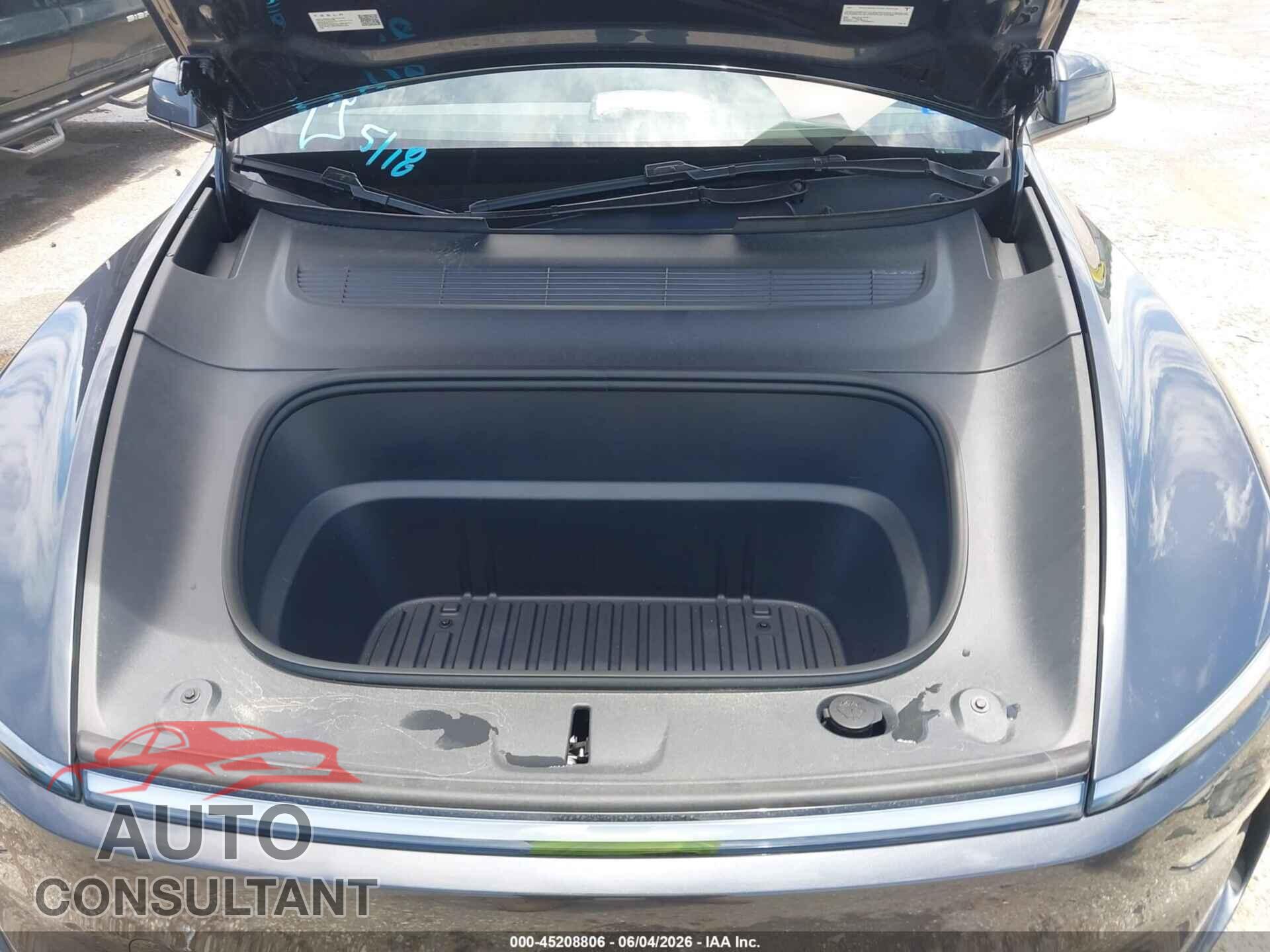 TESLA MODEL Y 2026 - 7SAYGDEDXTA472567