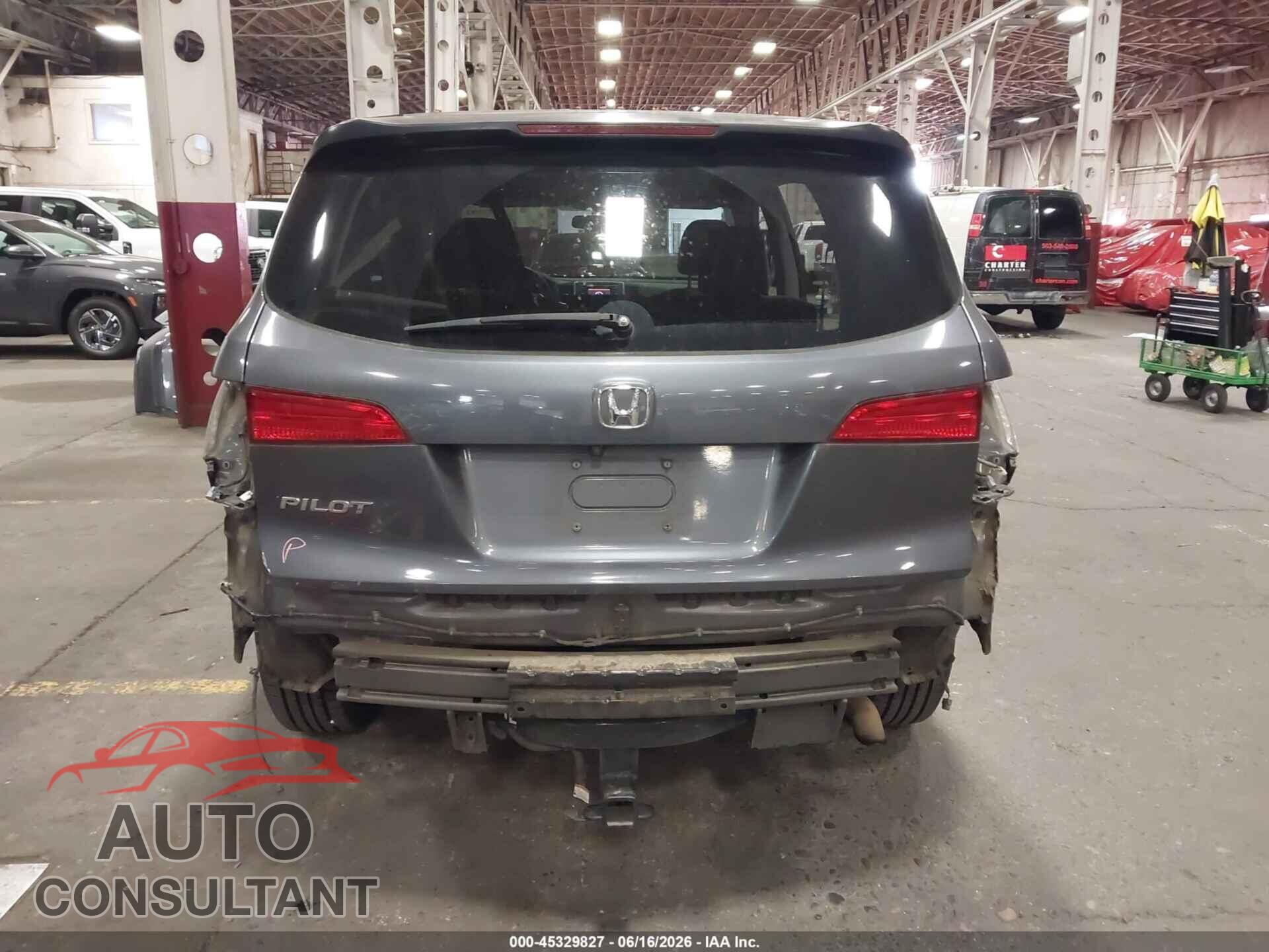HONDA PILOT 2017 - 5FNYF5H11HB007922