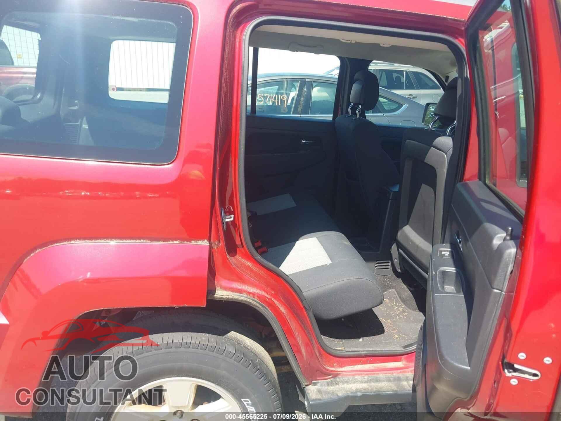 JEEP LIBERTY 2010 - 1J4PN2GK9AW116017