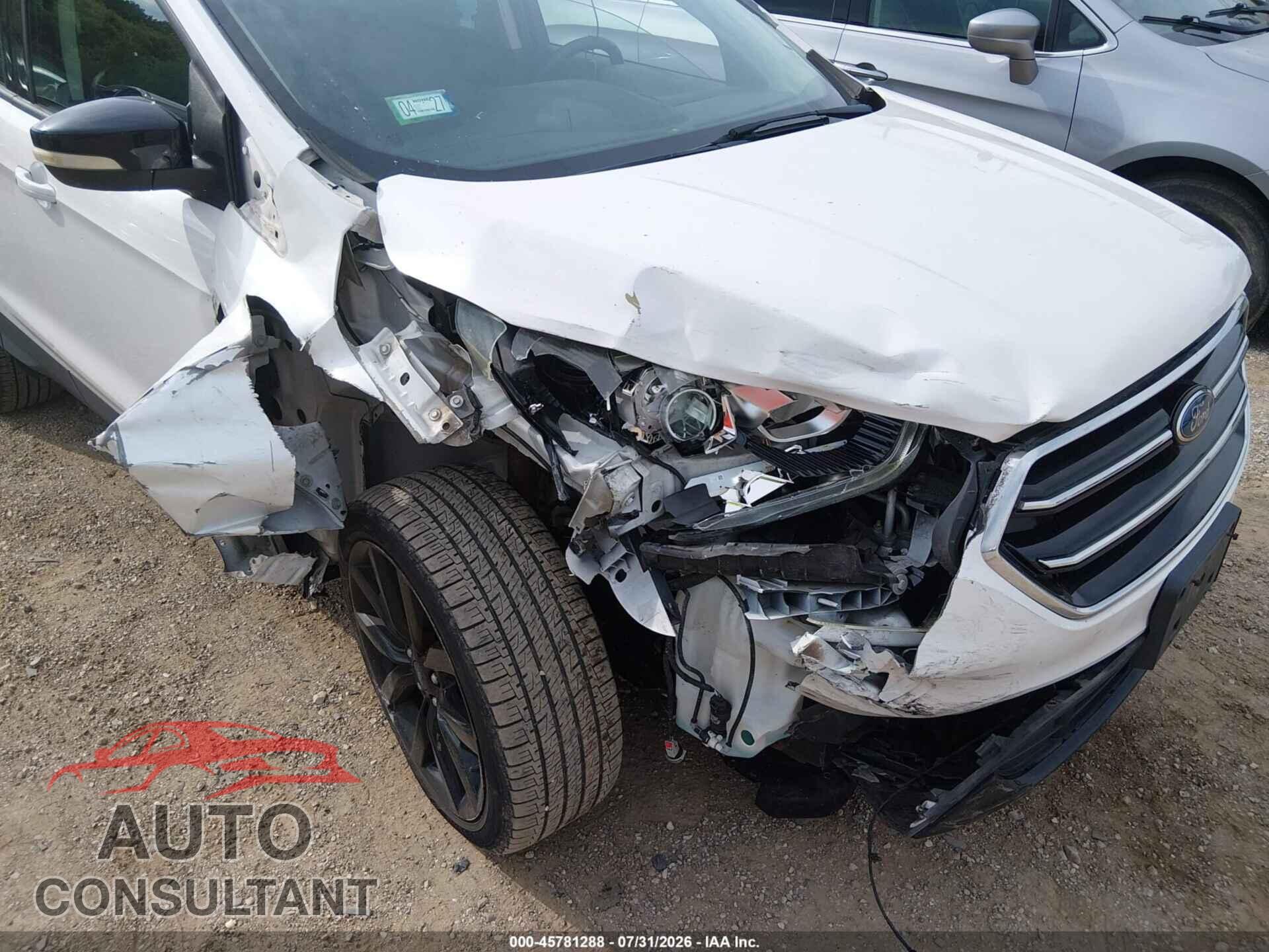 FORD ESCAPE 2017 - 1FMCU9JD0HUA04573