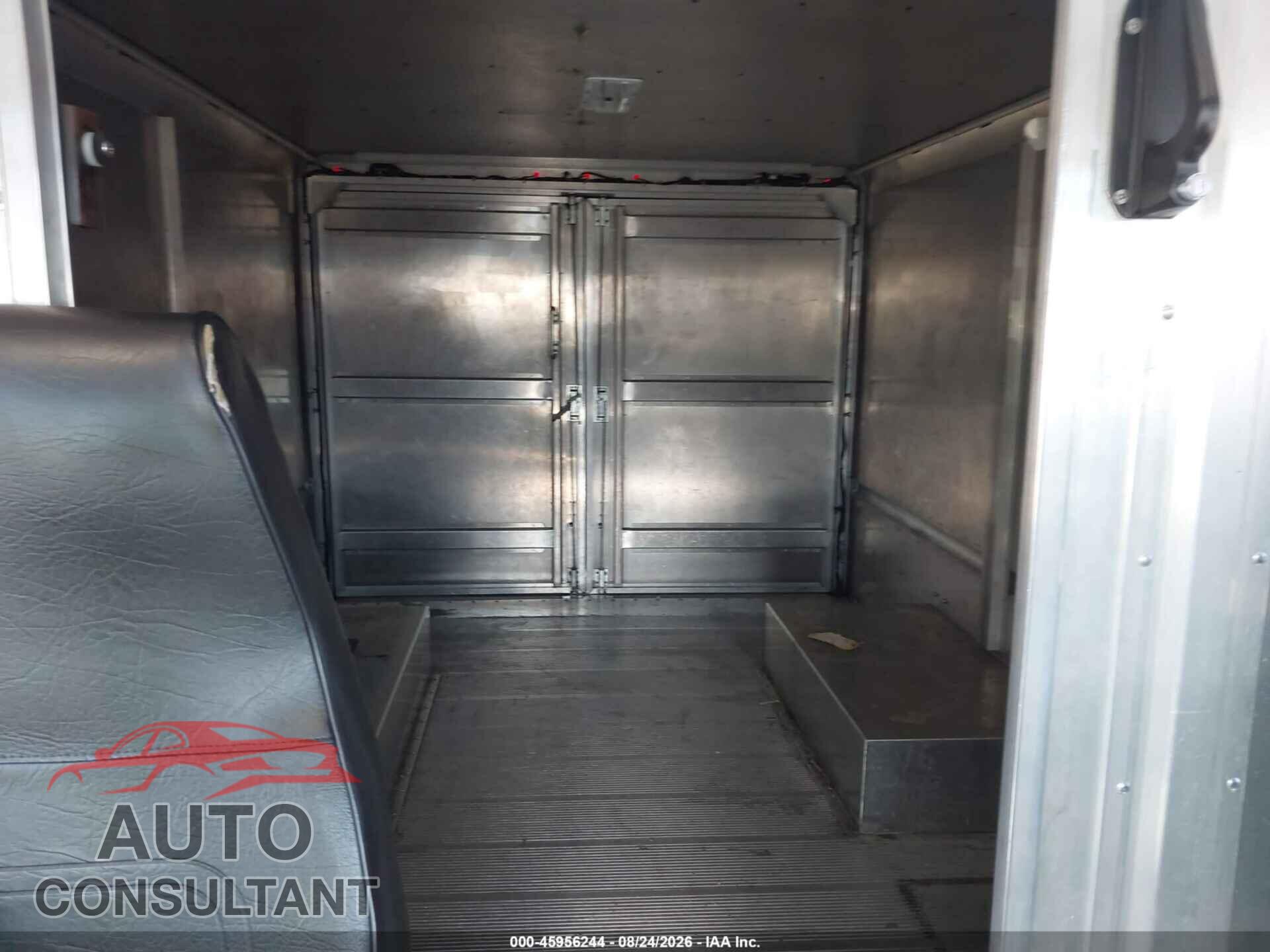 FORD E-350 STRIPPED 2019 - 1FC3E3K67KDC00385