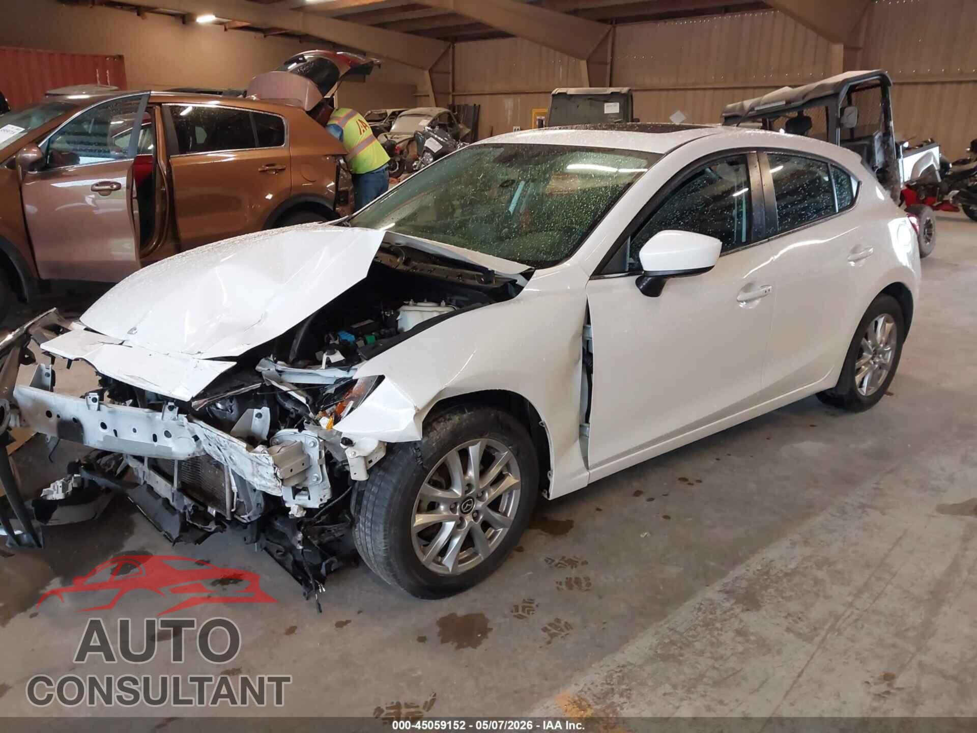 MAZDA MAZDA3 2016 - JM1BM1L72G1327497