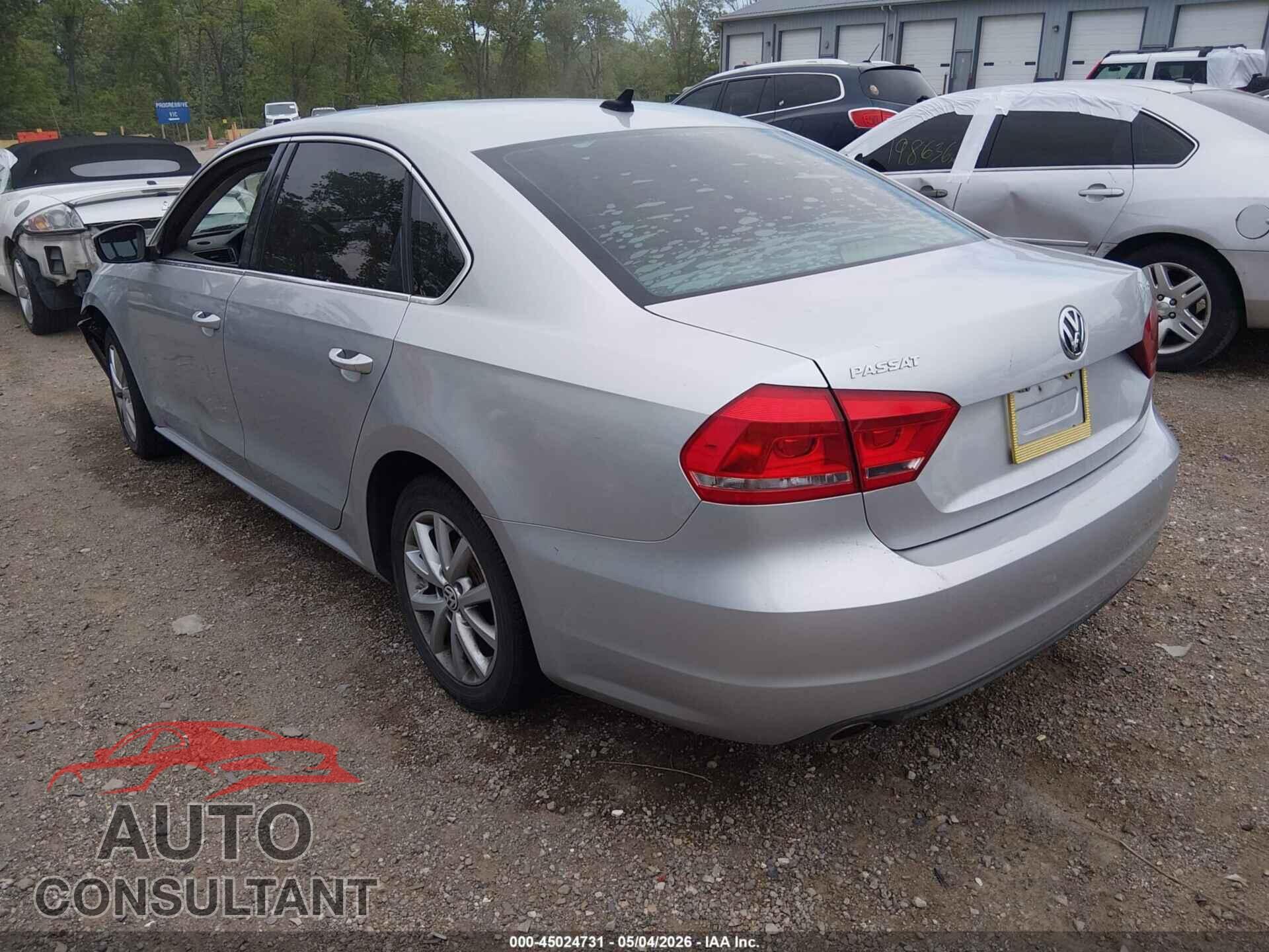 VOLKSWAGEN PASSAT 2015 - 1VWBV7A31FC020760