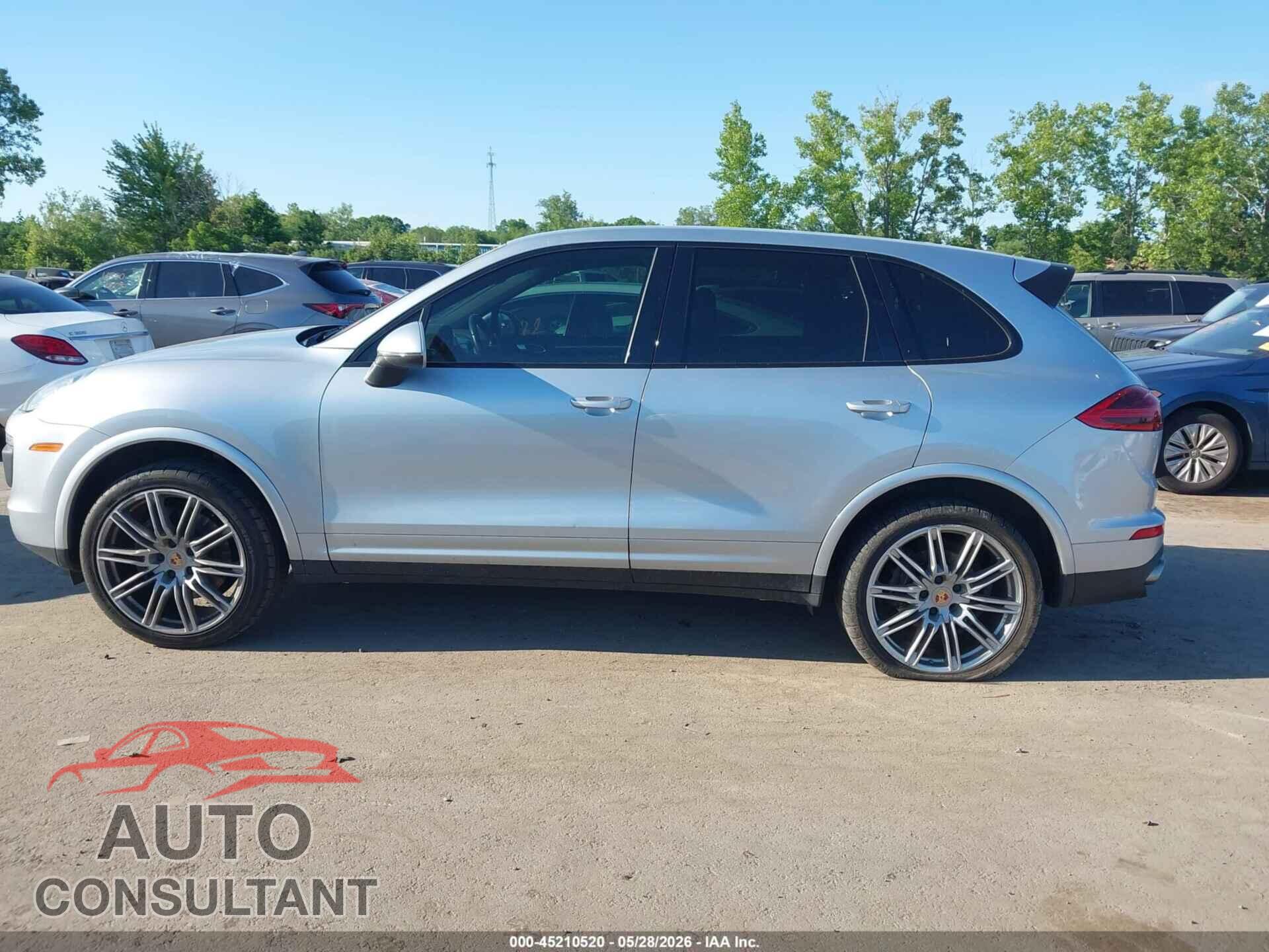 PORSCHE CAYENNE 2018 - WP1AA2A26JKA02921