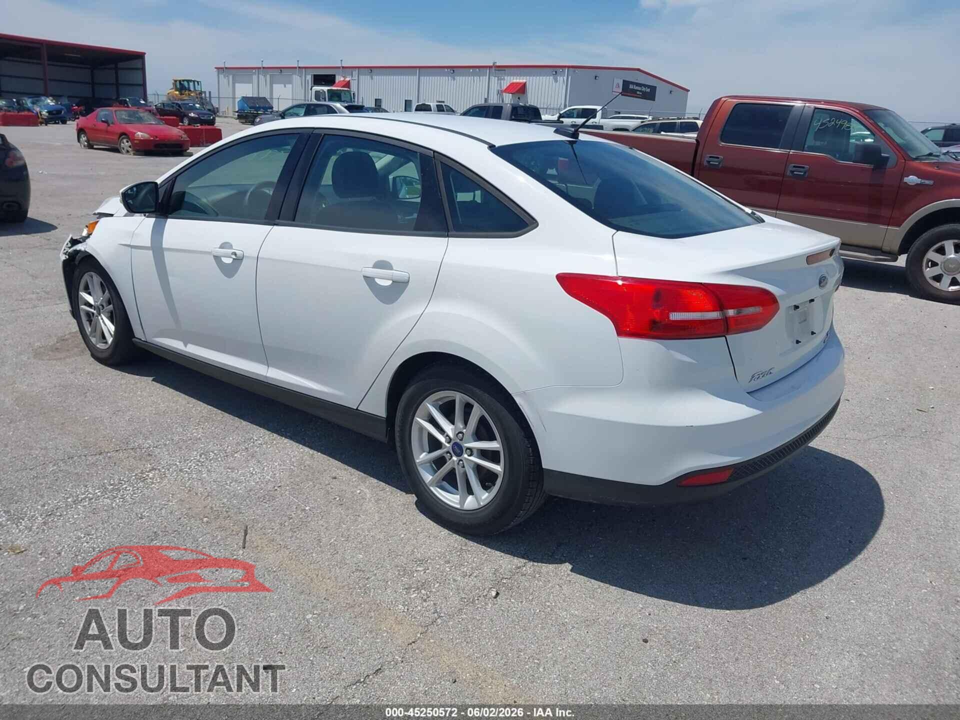 FORD FOCUS 2015 - 1FADP3F26FL270368