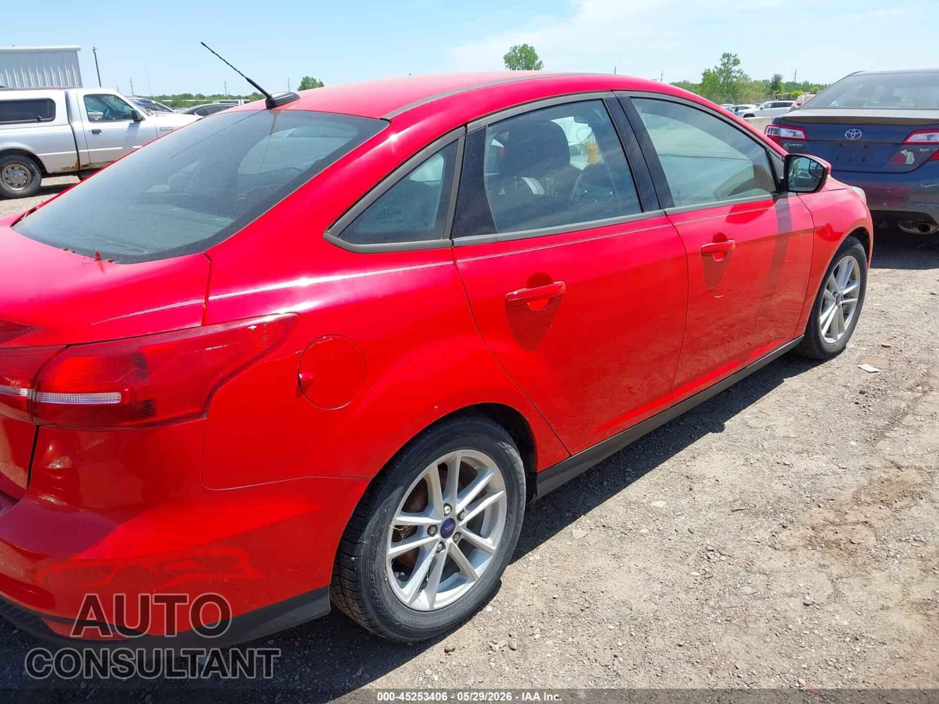 FORD FOCUS 2017 - 1FADP3F21HL266649
