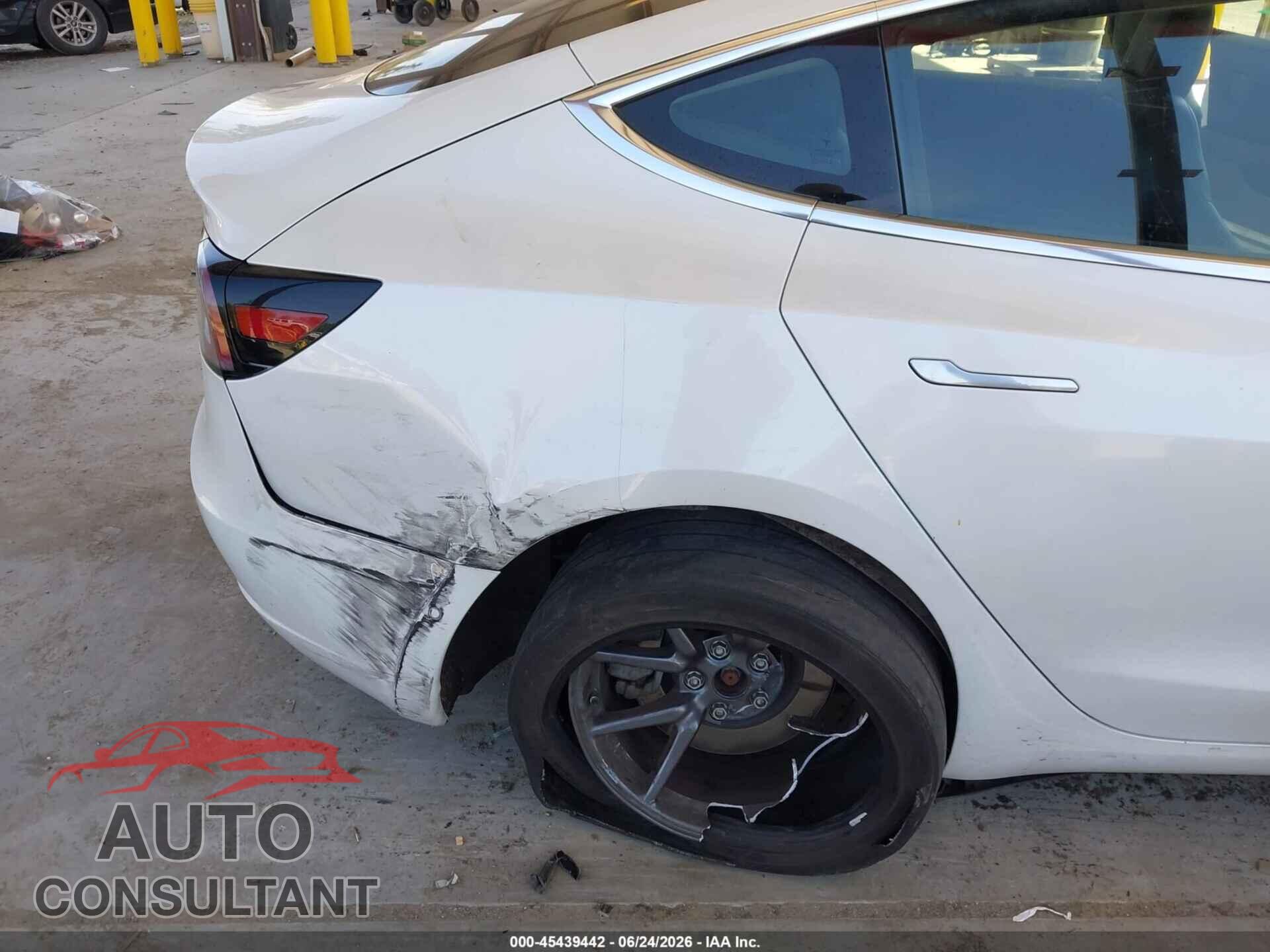 TESLA MODEL 3 2019 - 5YJ3E1EA8KF300198
