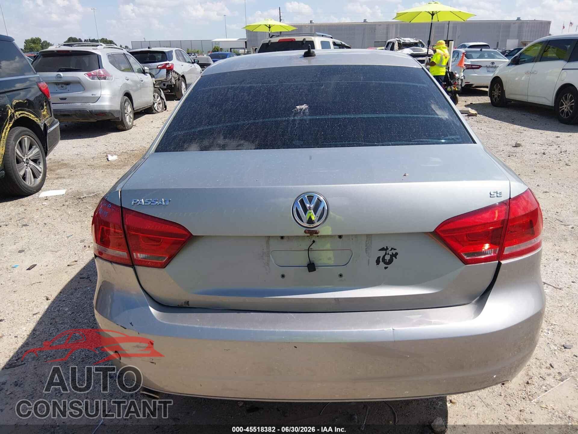 VOLKSWAGEN PASSAT 2013 - 1VWBP7A30DC141013