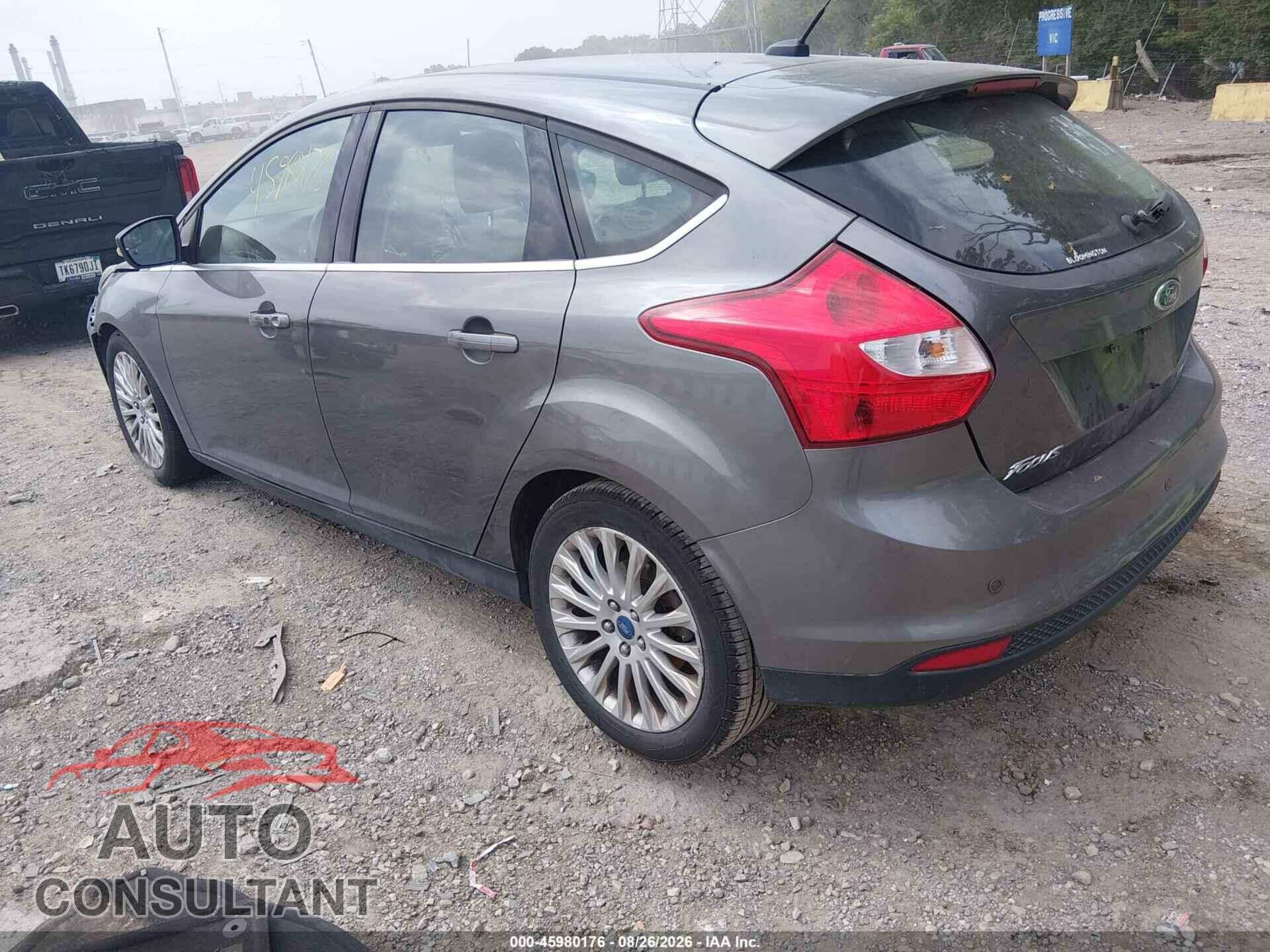 FORD FOCUS 2012 - 1FAHP3N26CL312178