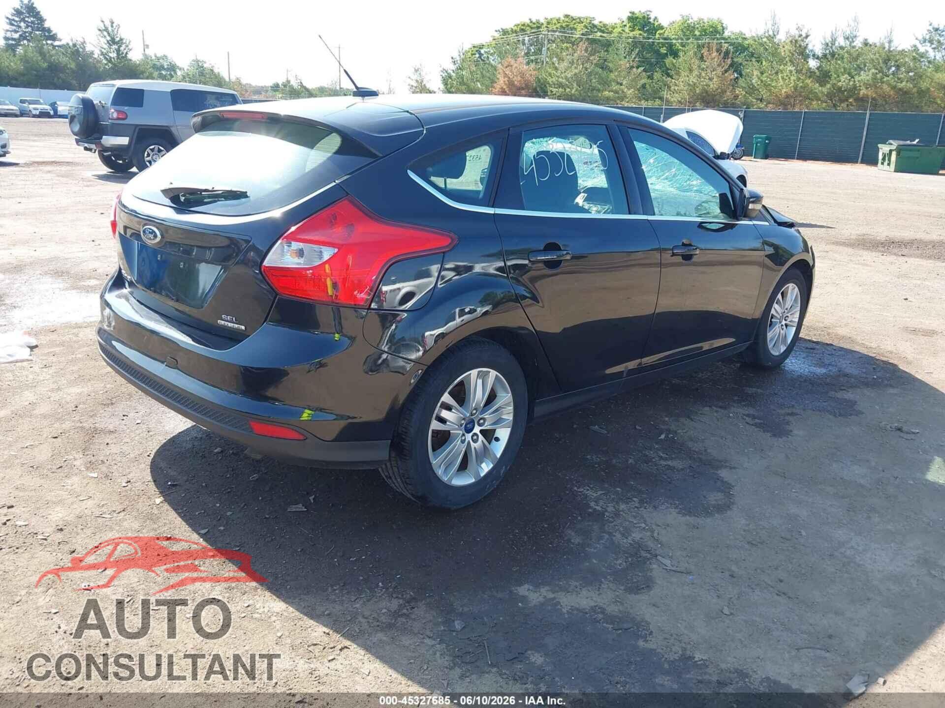 FORD FOCUS 2012 - 1FAHP3M27CL404272