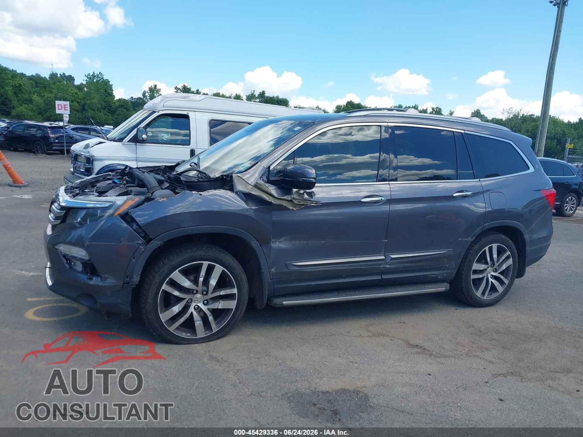 HONDA PILOT 2017 - 5FNYF6H93HB043316