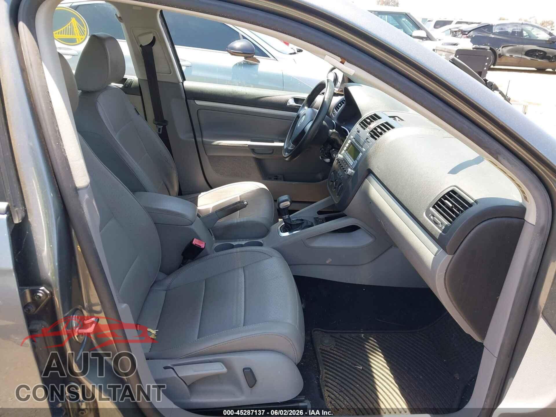 VOLKSWAGEN JETTA 2009 - 3VWRA71K59M047447