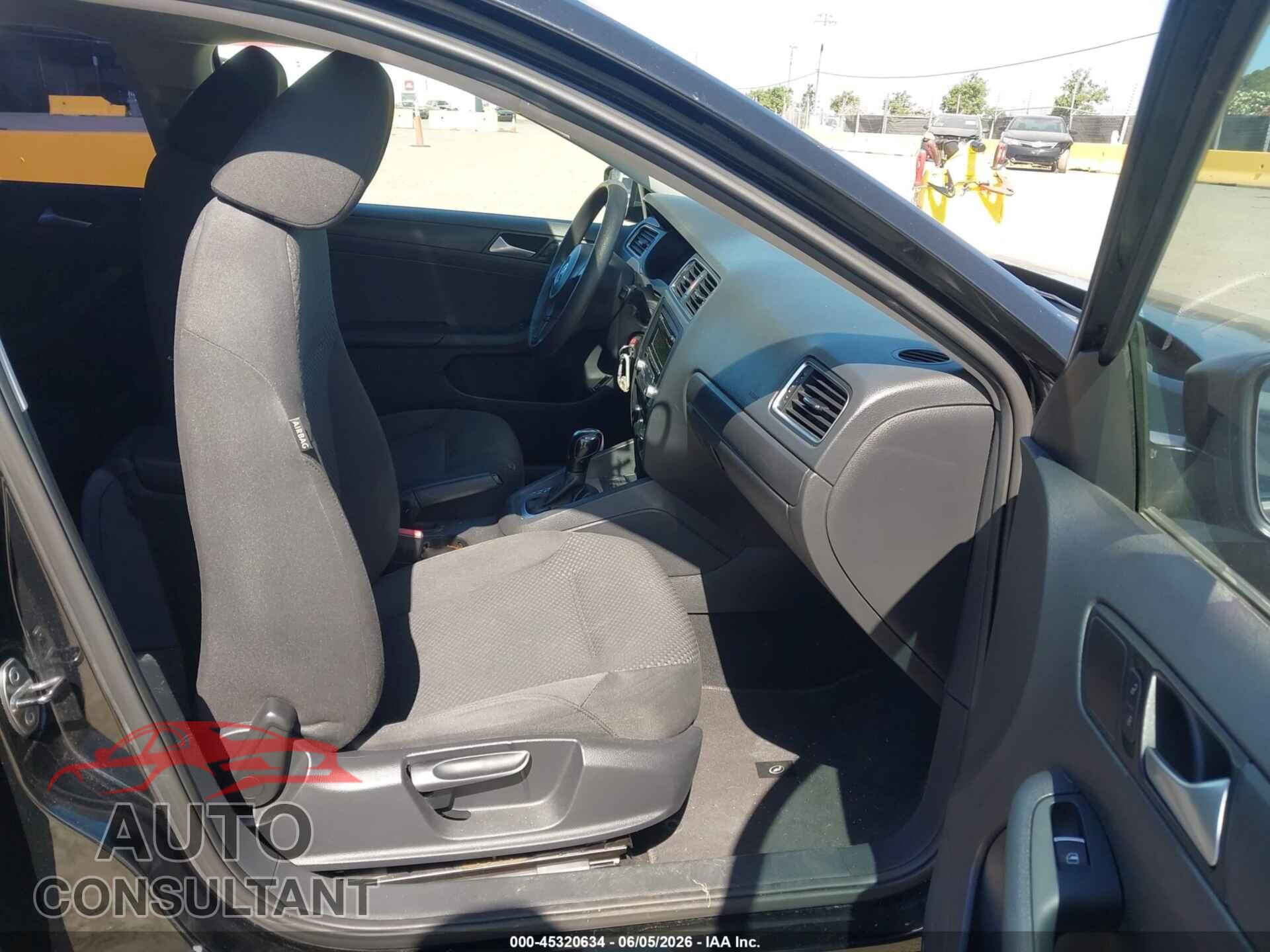 VOLKSWAGEN JETTA 2014 - 3VW2K7AJXEM366164