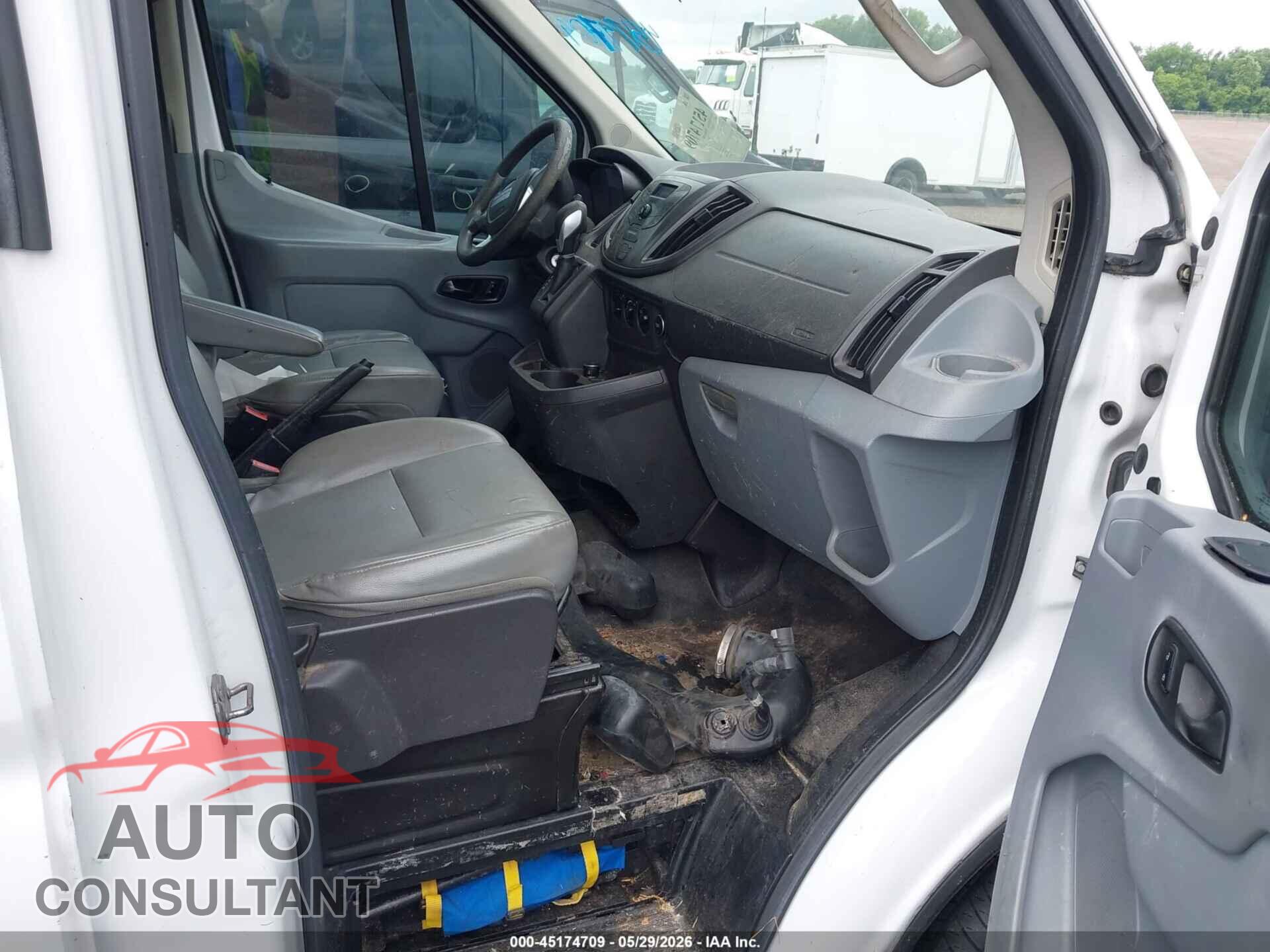 FORD TRANSIT-250 2015 - 1FTNR2CM9FKA06155