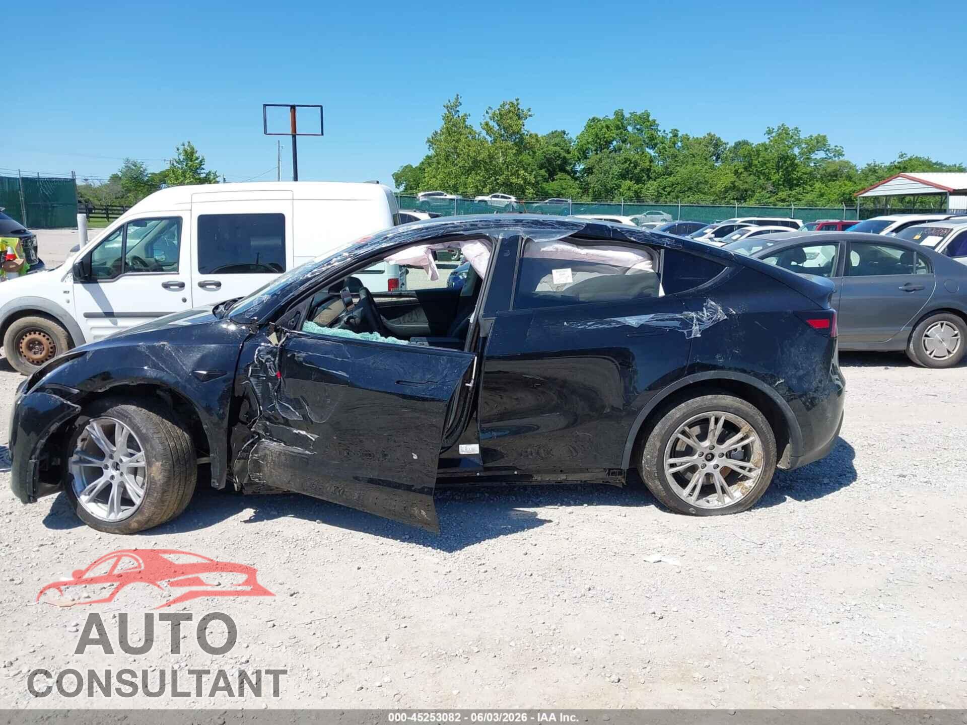 TESLA MODEL Y 2024 - 7SAYGDEE2RF983565