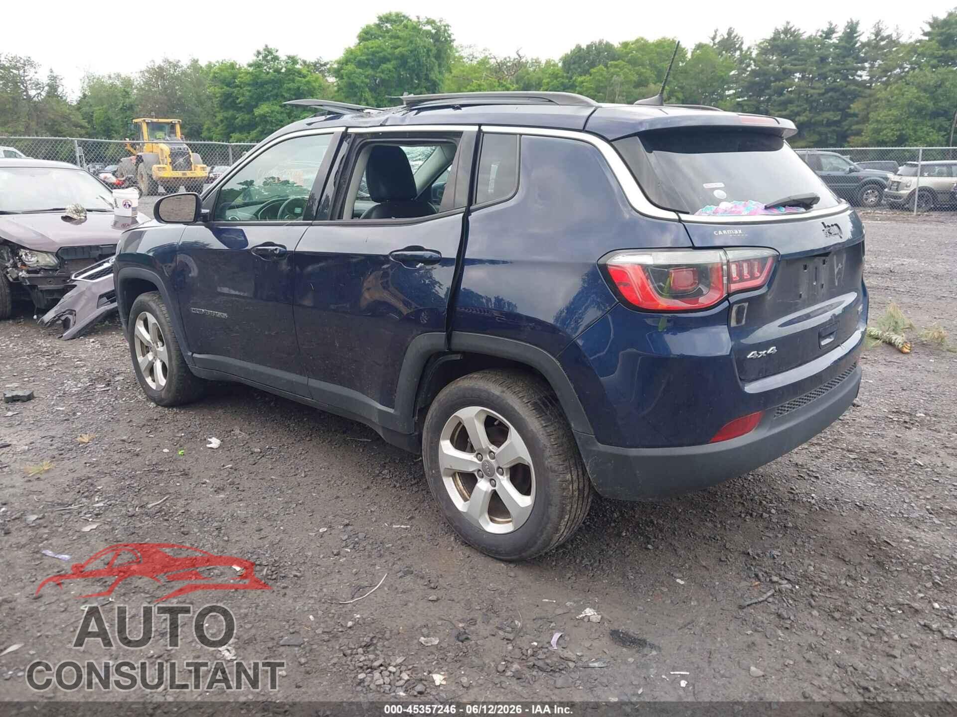 JEEP COMPASS 2018 - 3C4NJDBB3JT100106