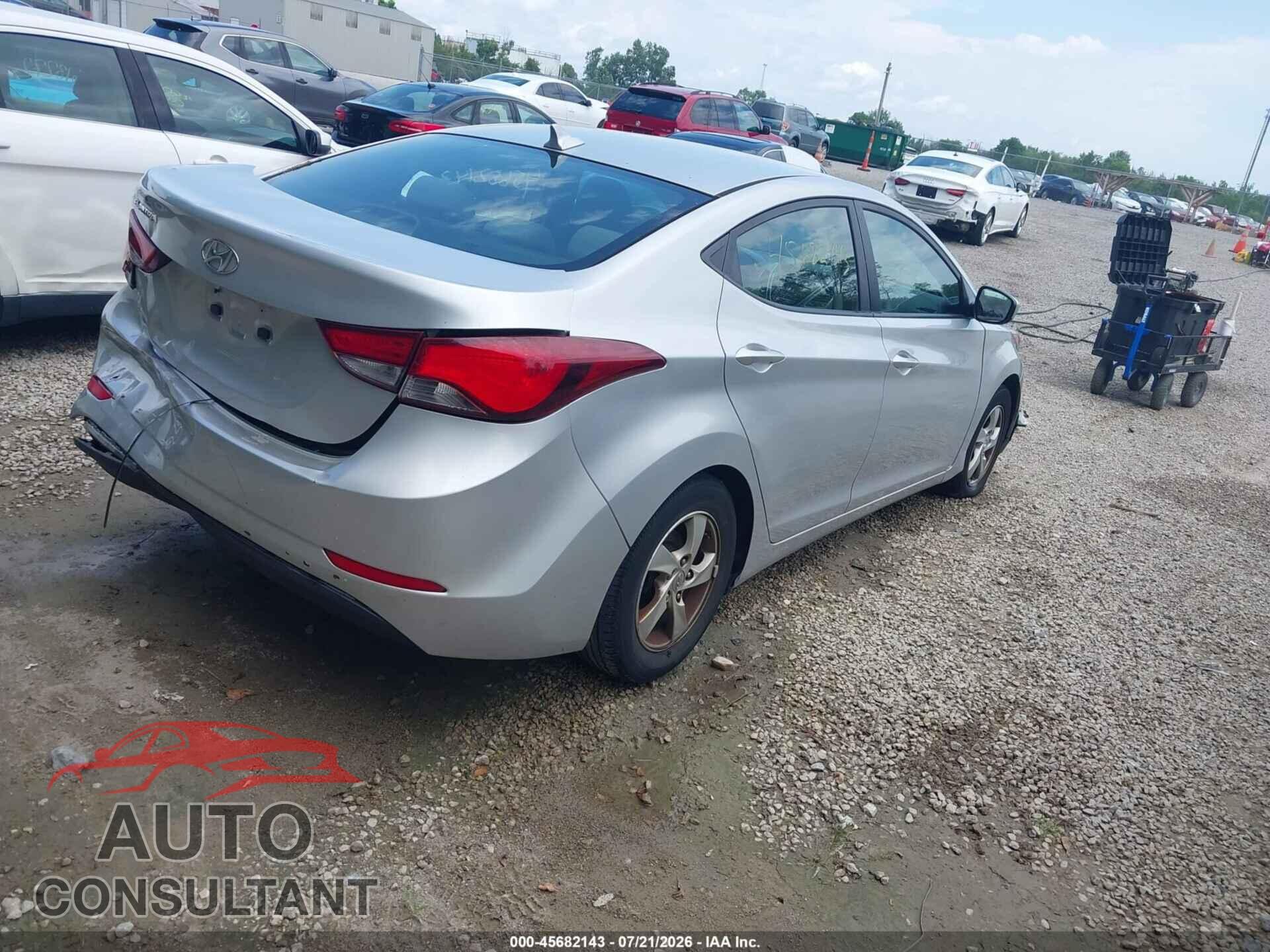 HYUNDAI ELANTRA 2015 - KMHDH4AE2FU359584