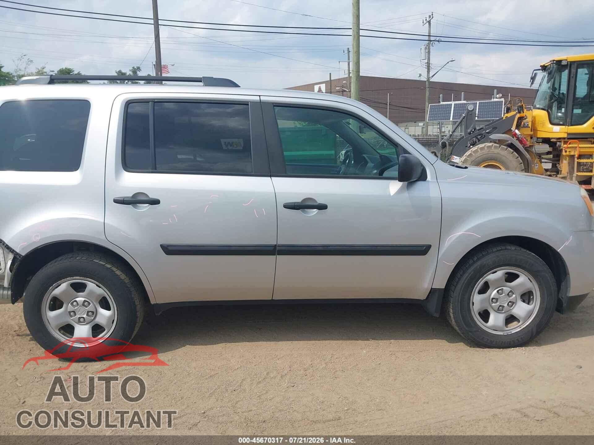 HONDA PILOT 2015 - 5FNYF4H28FB013572