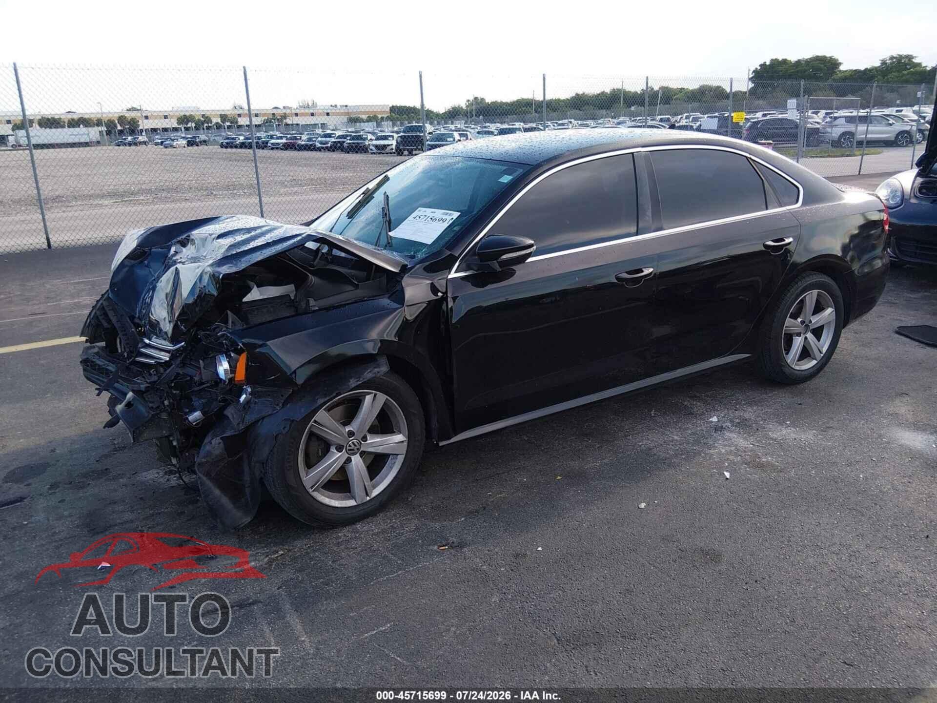 VOLKSWAGEN PASSAT 2012 - 1VWBH7A31CC050070