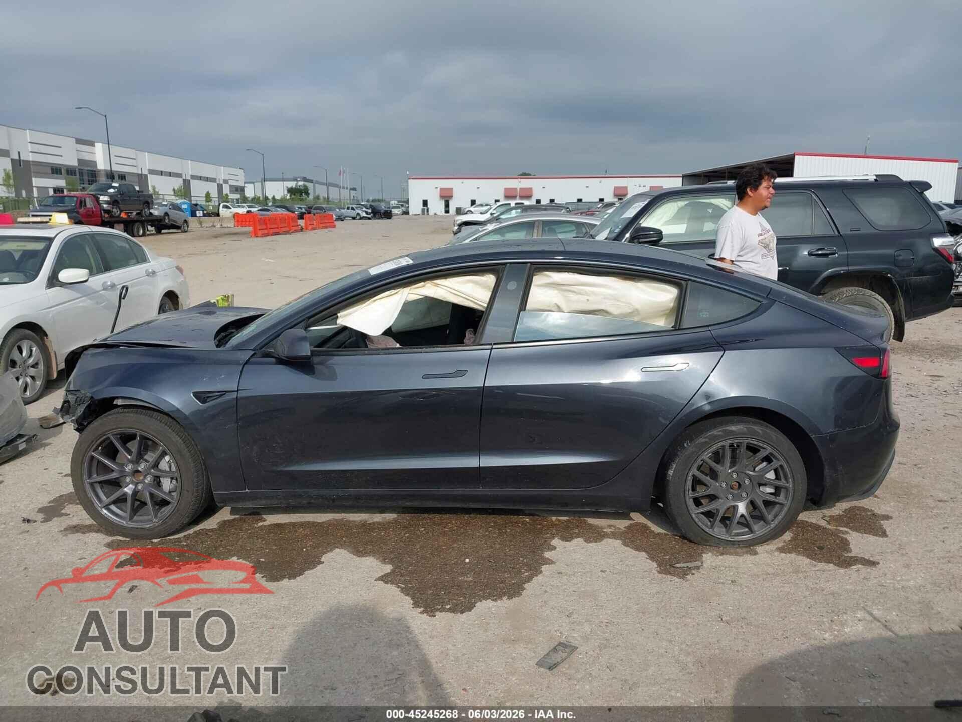 TESLA MODEL 3 2025 - 5YJ3E1EA2SF911828
