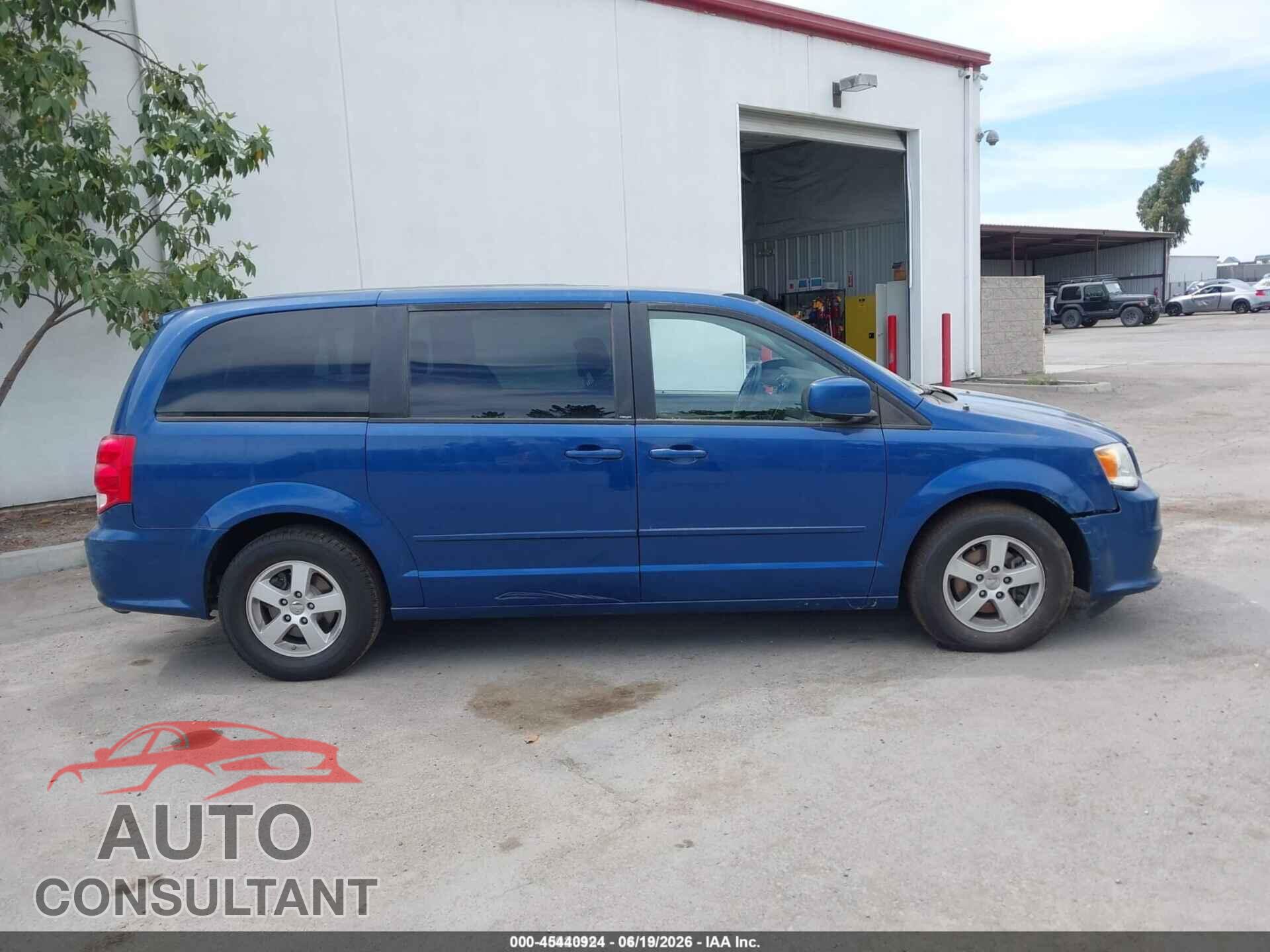 DODGE GRAND CARAVAN 2011 - 2D4RN3DG4BR617351