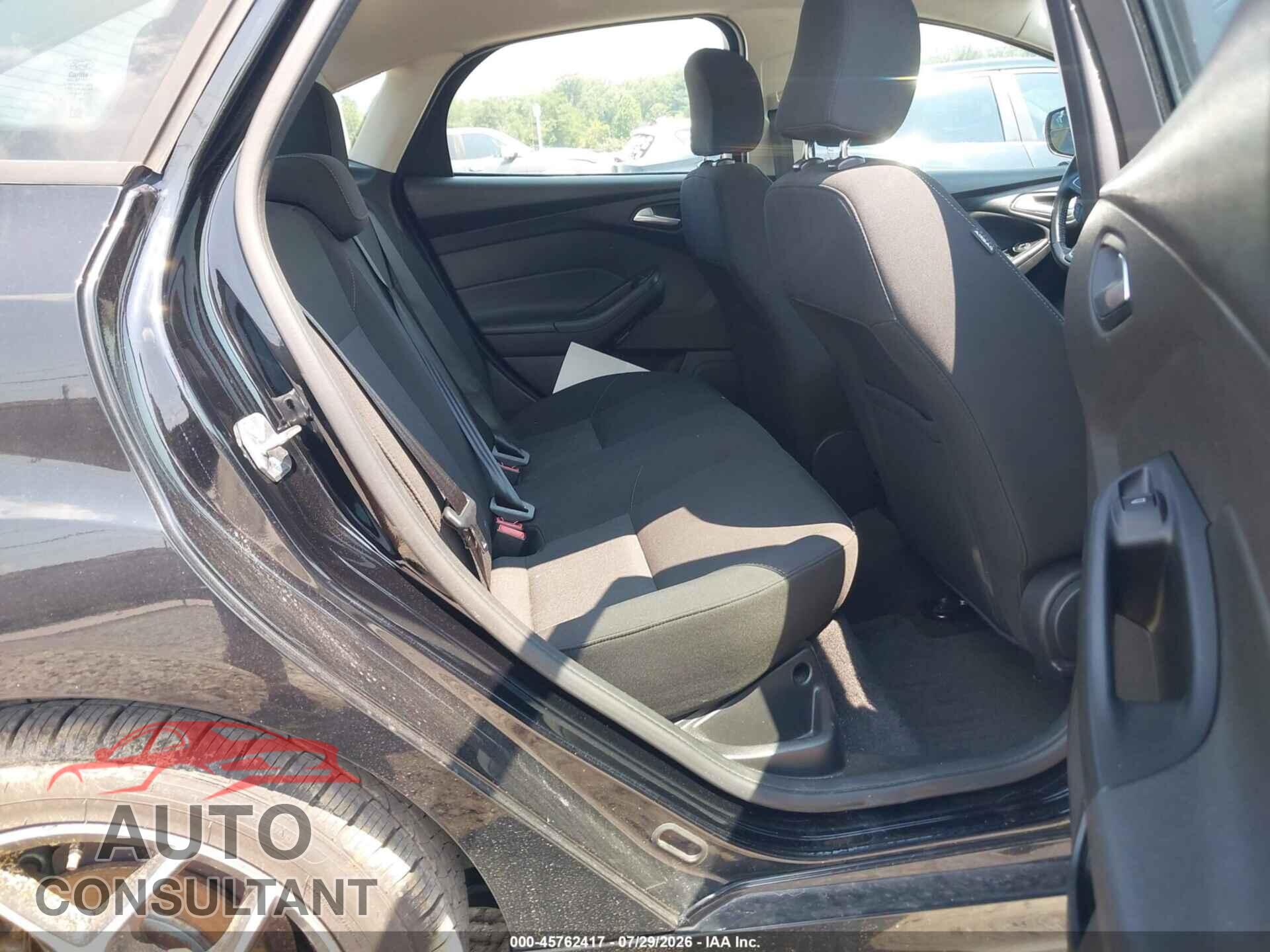 FORD FOCUS 2016 - 1FADP3F27GL236375
