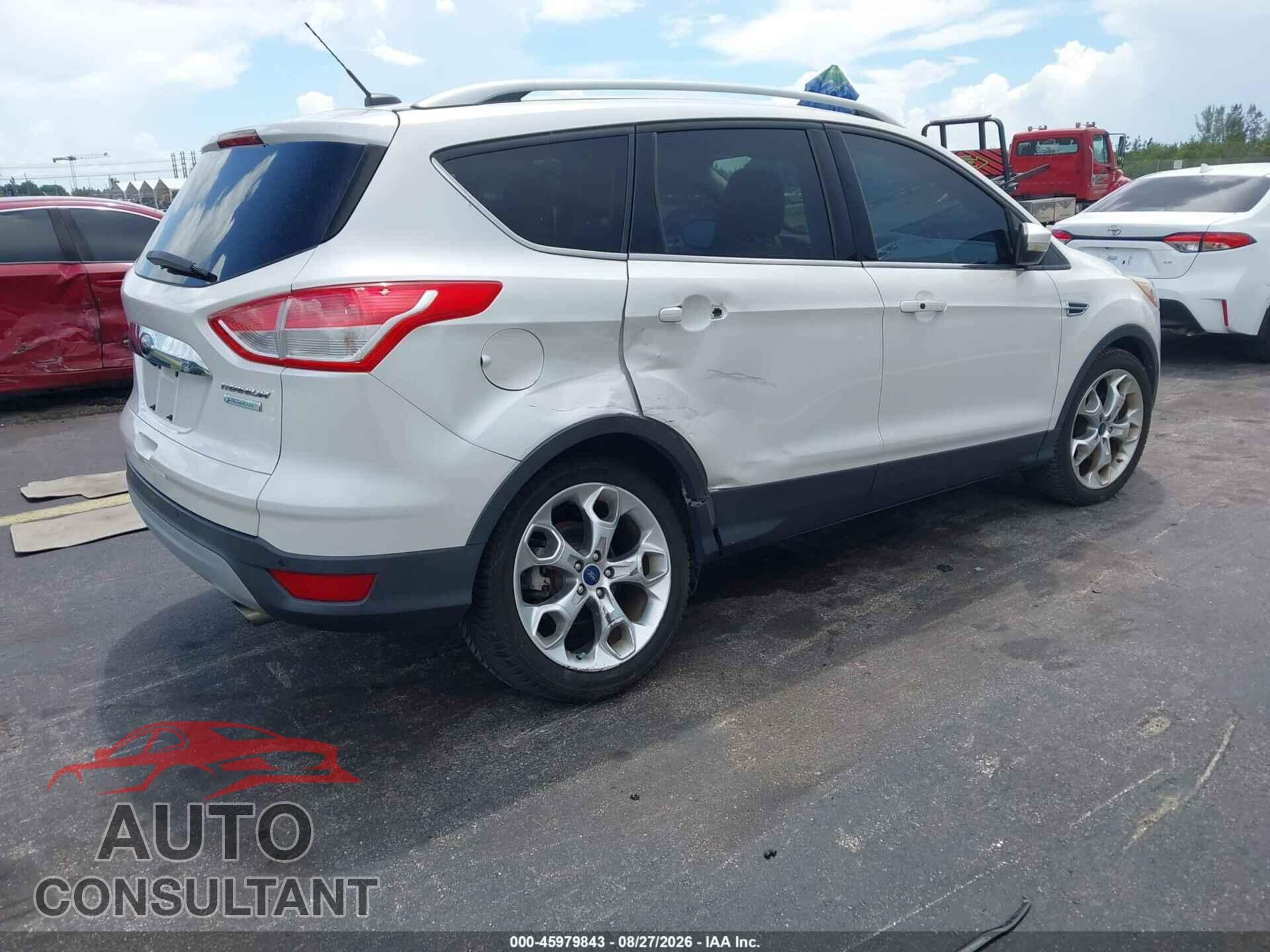 FORD ESCAPE 2015 - 1FMCU0J90FUA42566