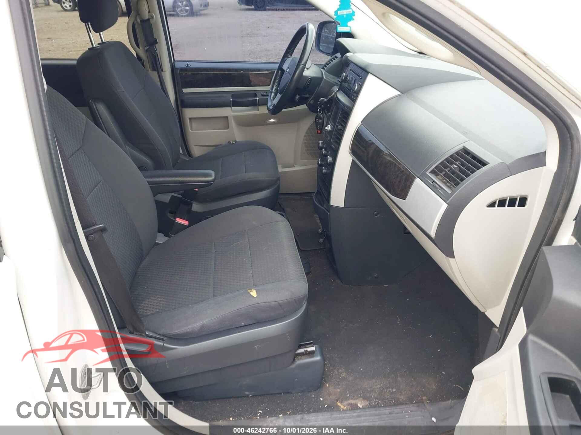 DODGE GRAND CARAVAN 2010 - 2D4RN5D11AR331656